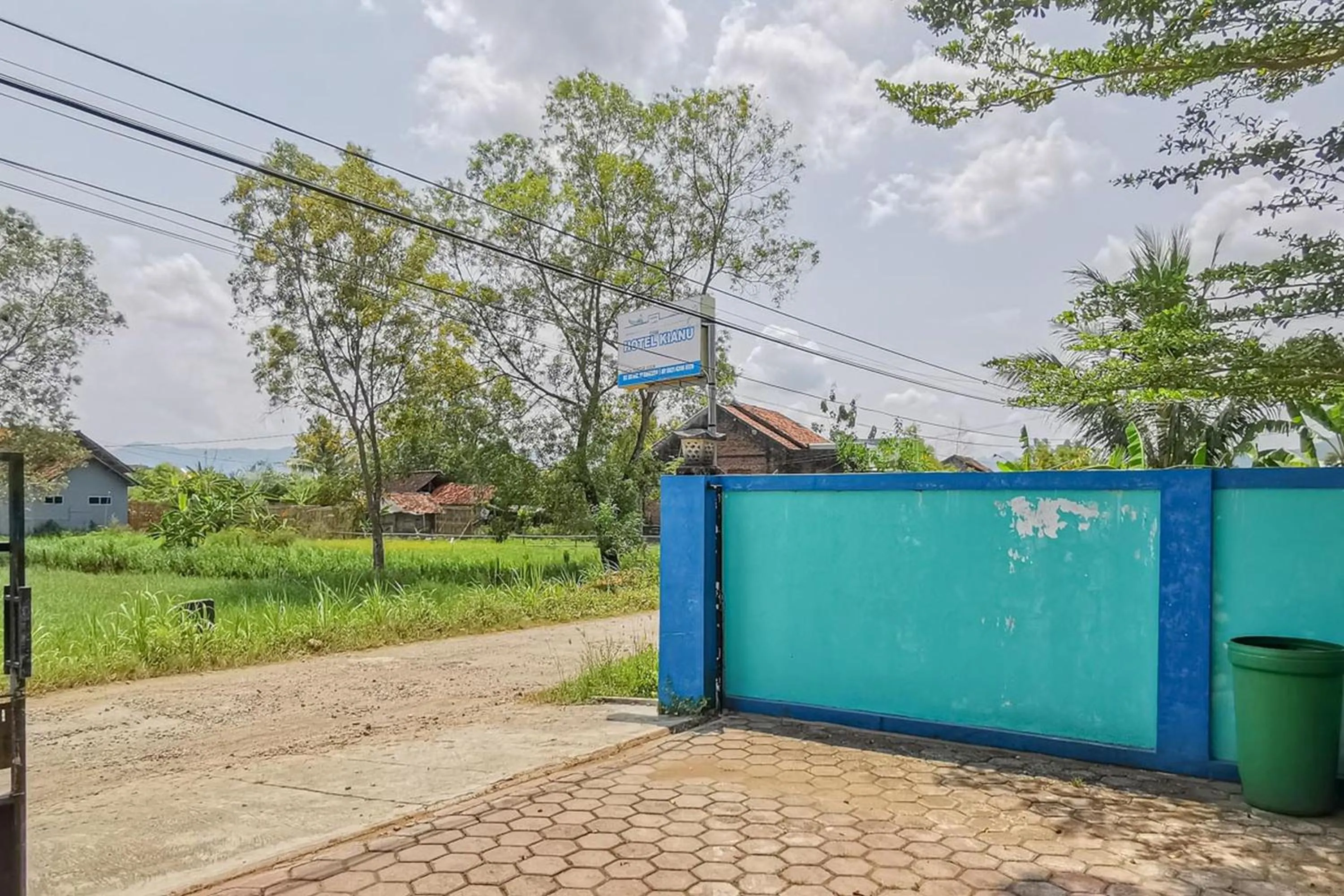 Property building in RedDoorz near Pantai Pancer Door Pacitan