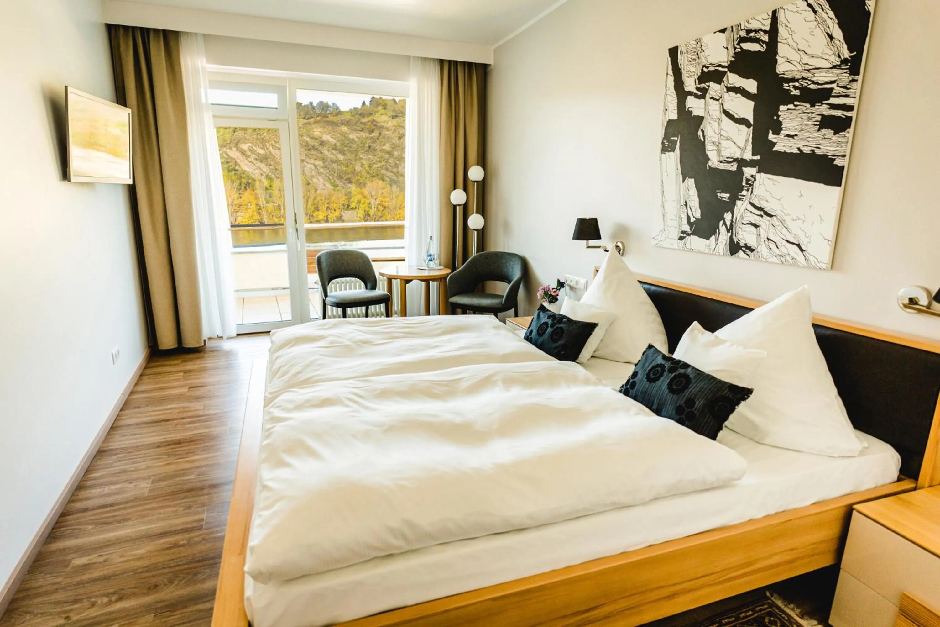 Photo of the whole room, Bed in Baudobriga Rheinhotel