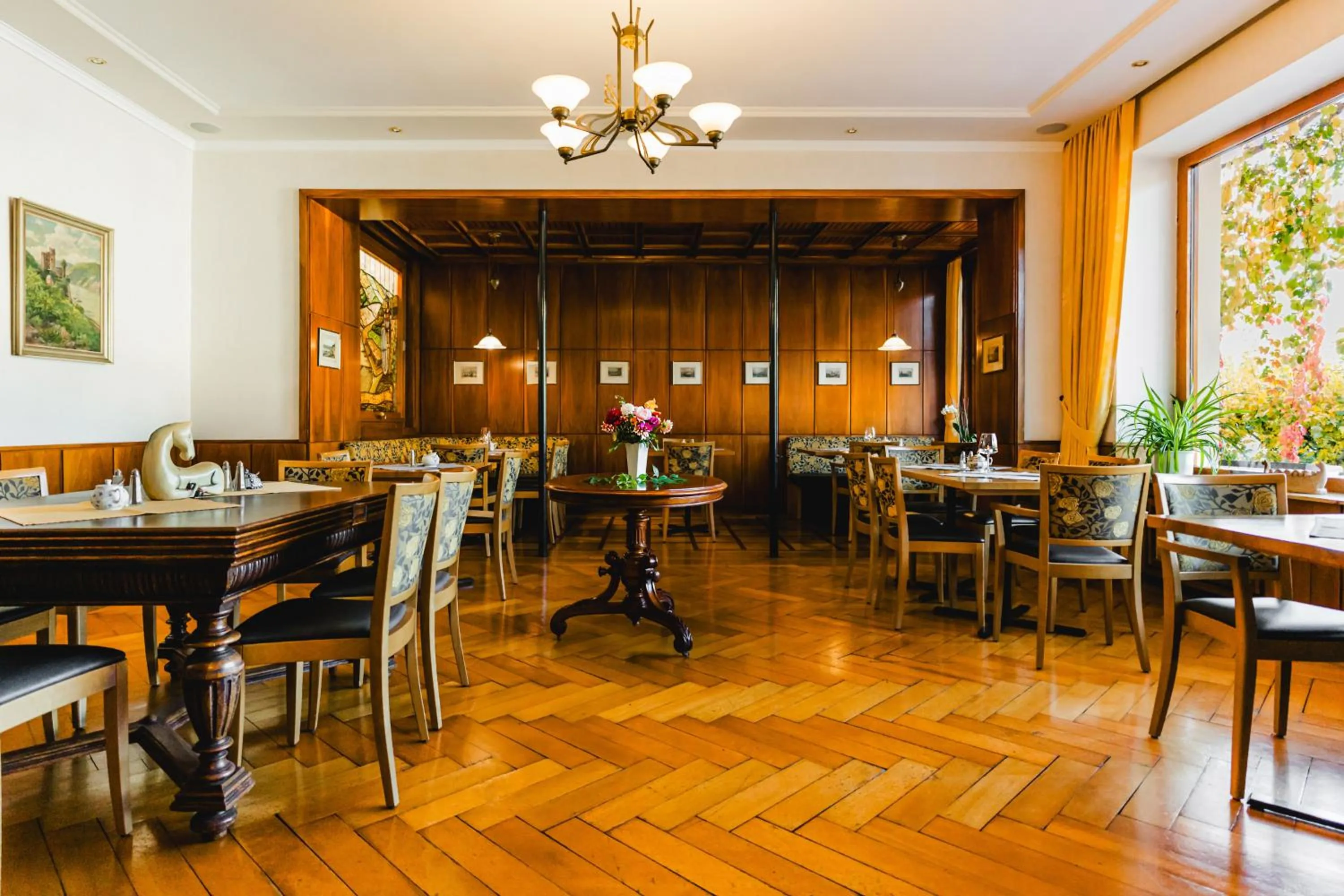 Restaurant/places to eat in Baudobriga Rheinhotel