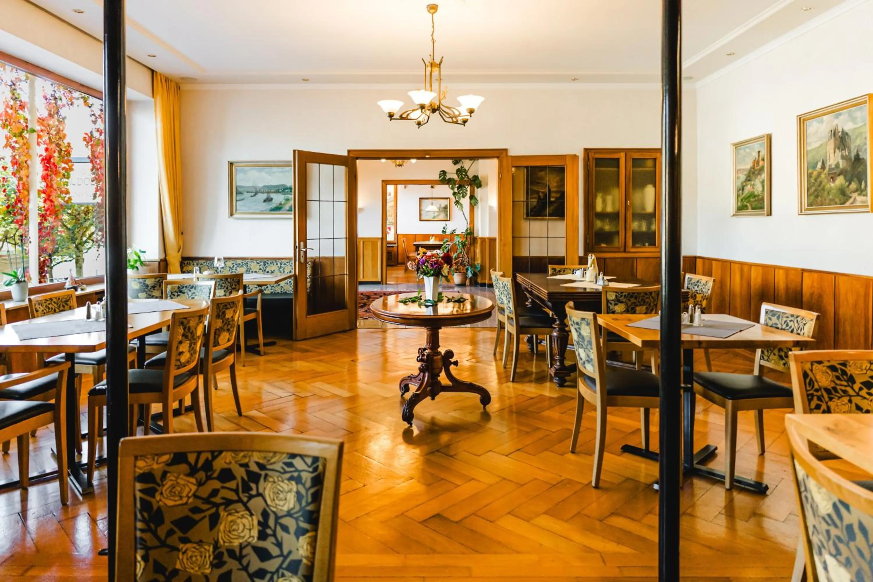 Restaurant/places to eat in Baudobriga Rheinhotel