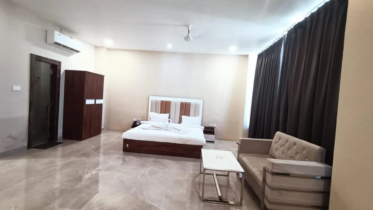 Photo of the whole room, Bed in Hotel Emperor Paradise