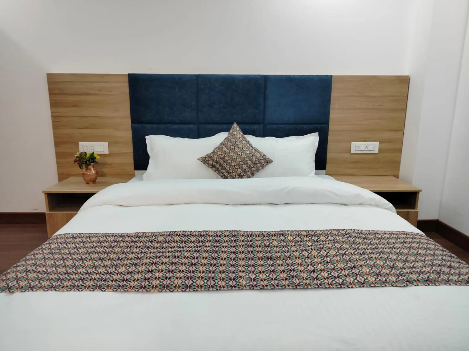 Bed in Shanol Residency