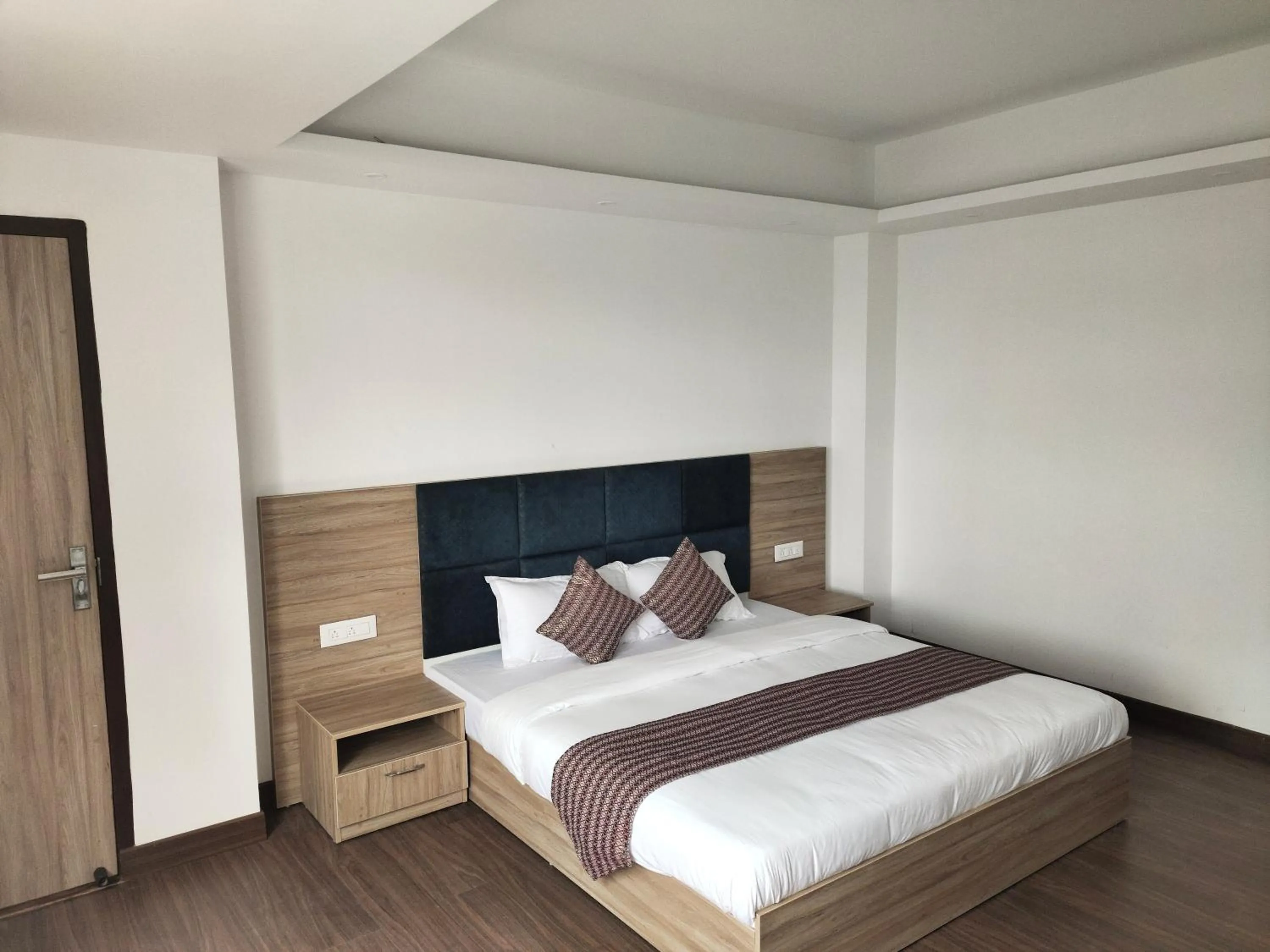 Bed in Shanol Residency