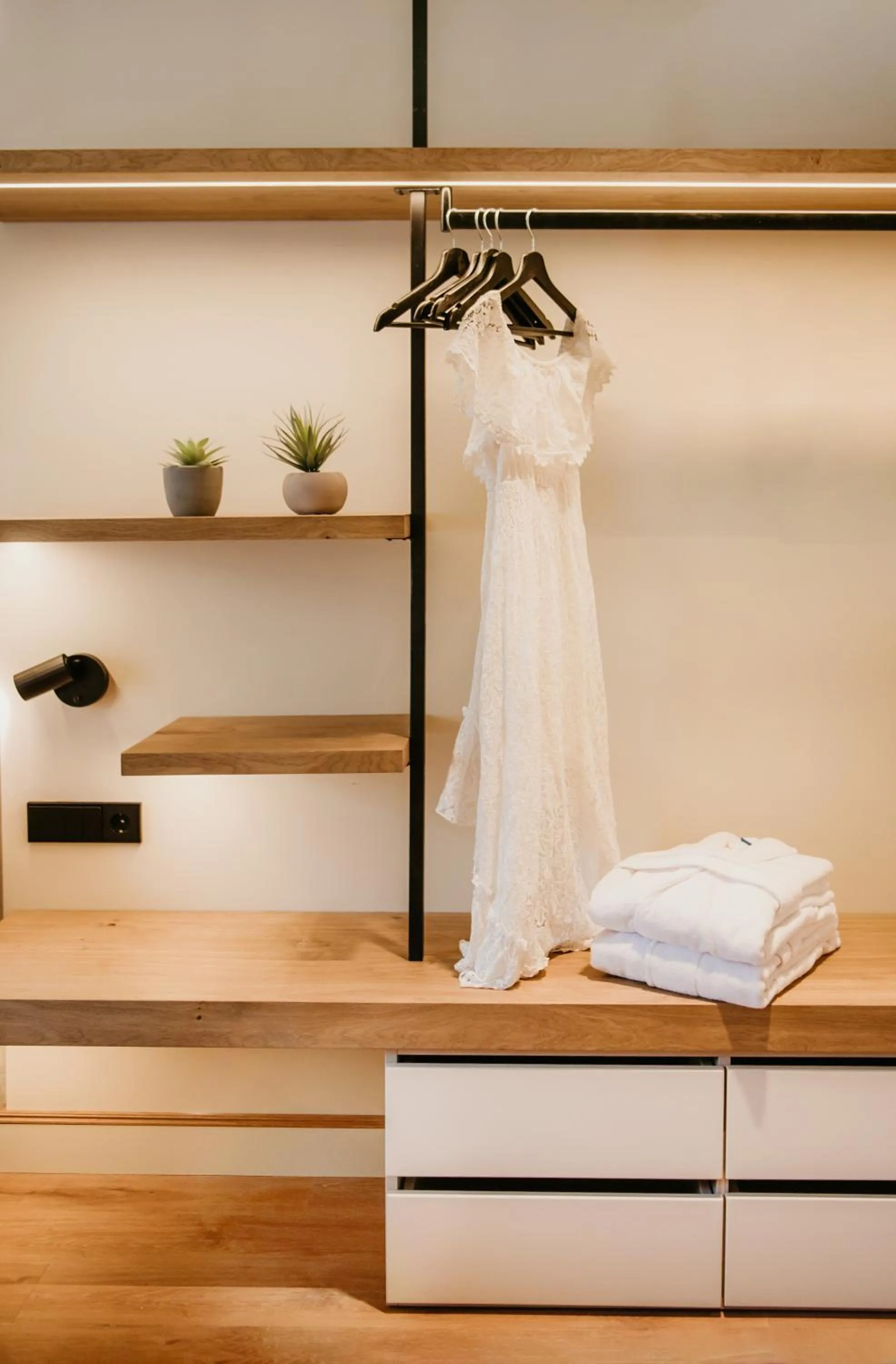 wardrobe in Casa Indiana Hotel Boutique