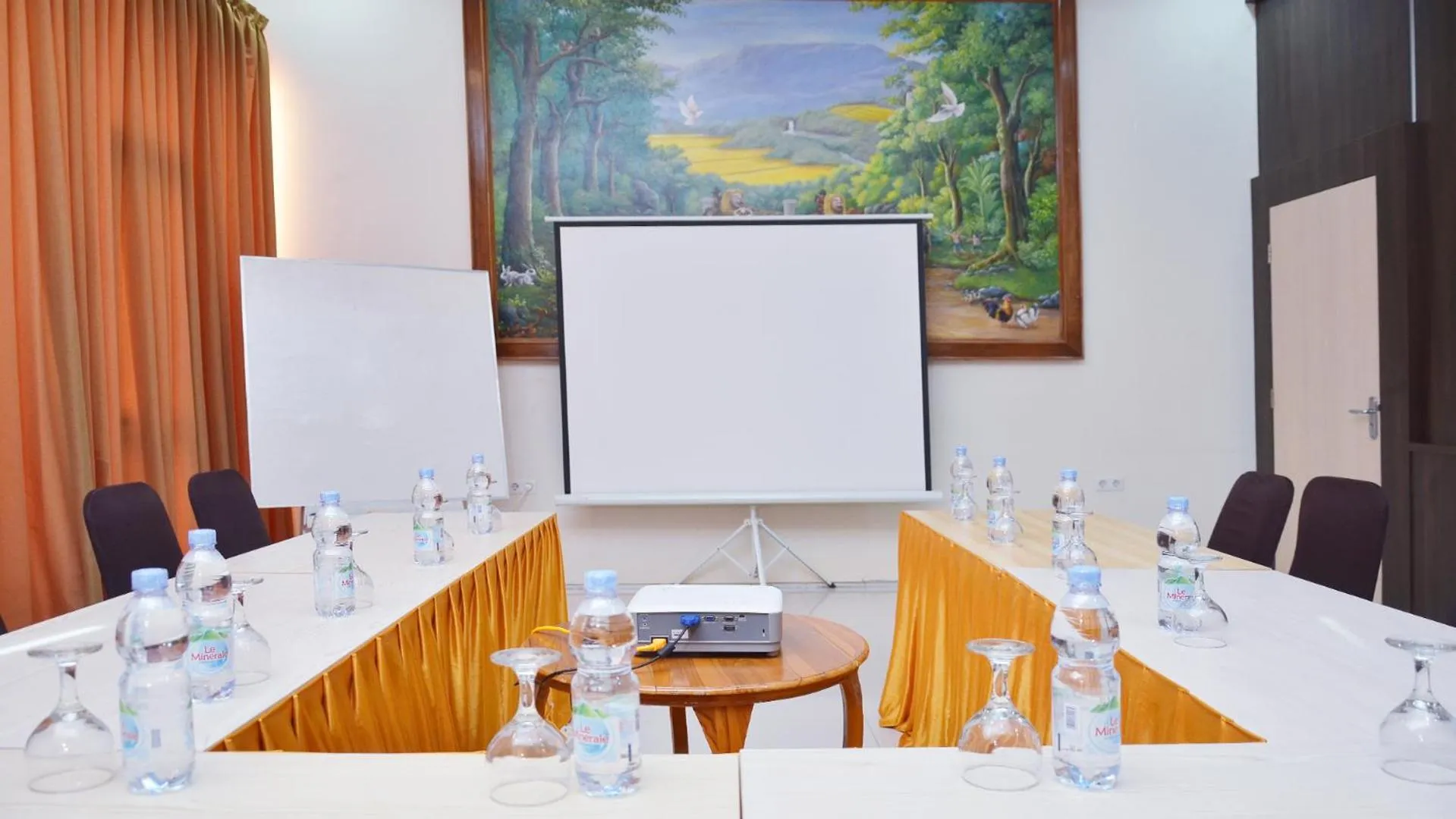 Meeting/conference room in Gaia Asri Hotel