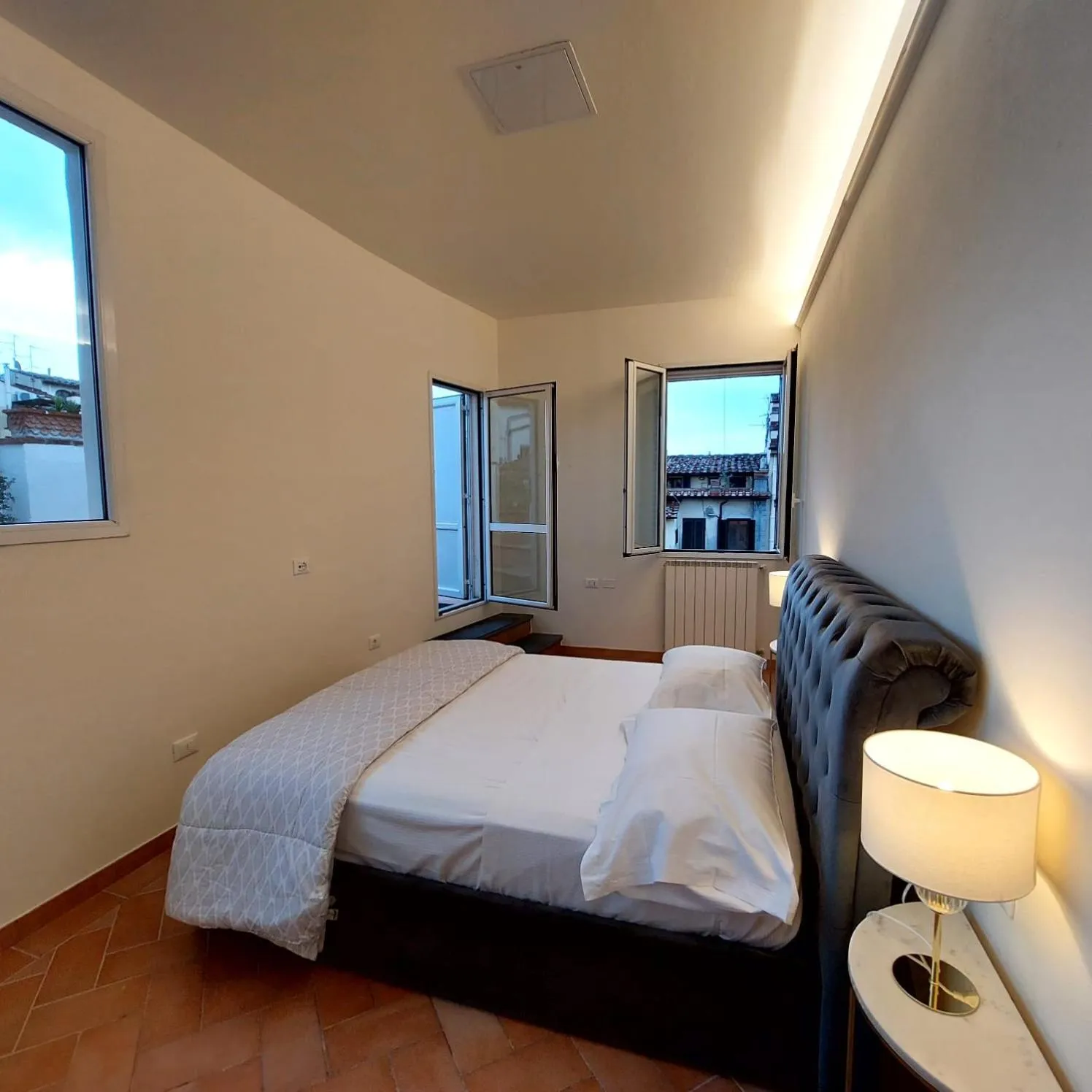 Photo of the whole room, Bed in San Marco View