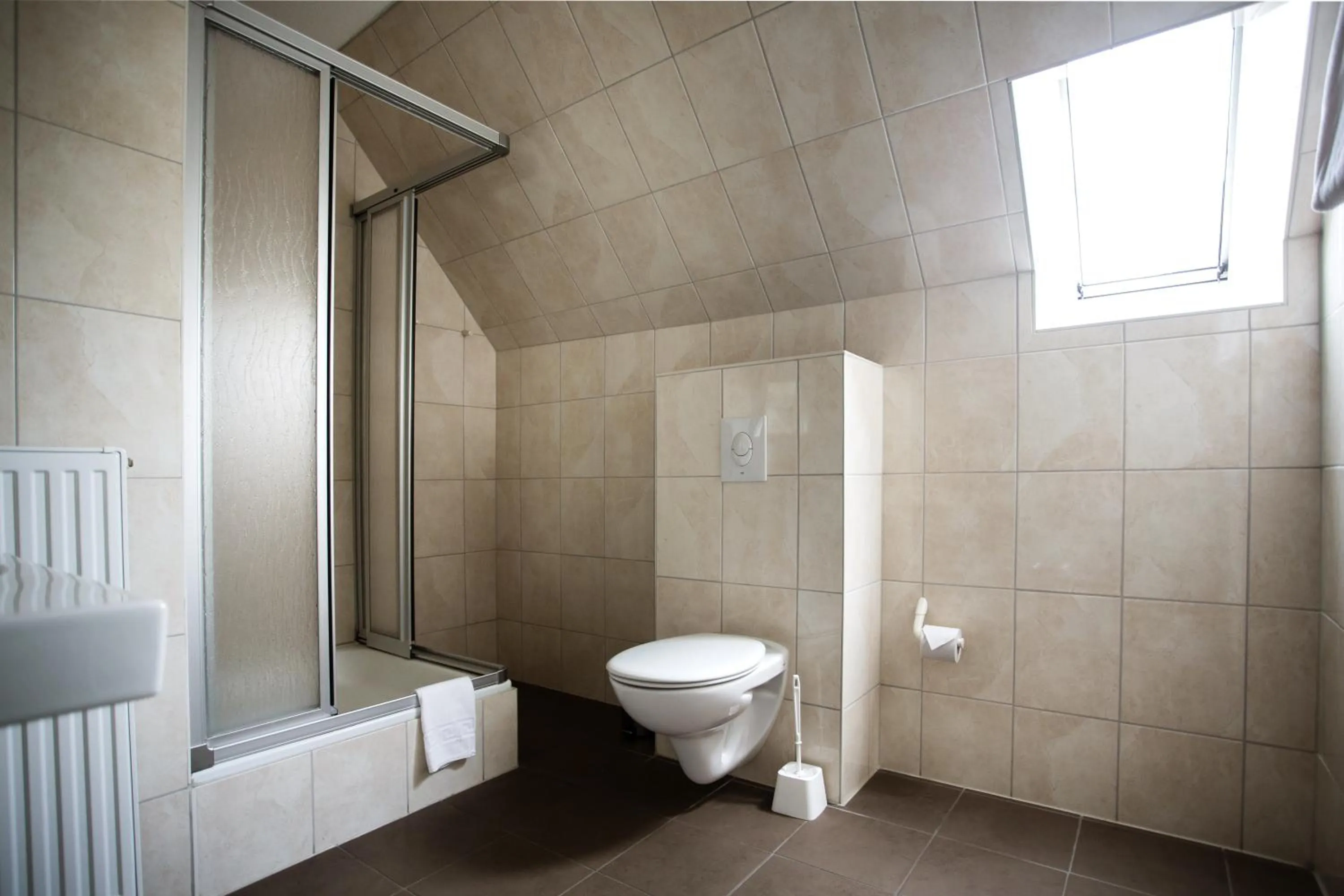 Shower in Parkhotel Lingen by Hackmann