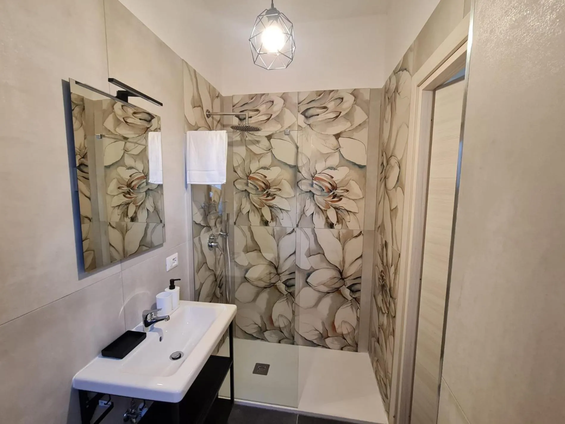 Bathroom in Gaisa Naples - Bed and Breakfast