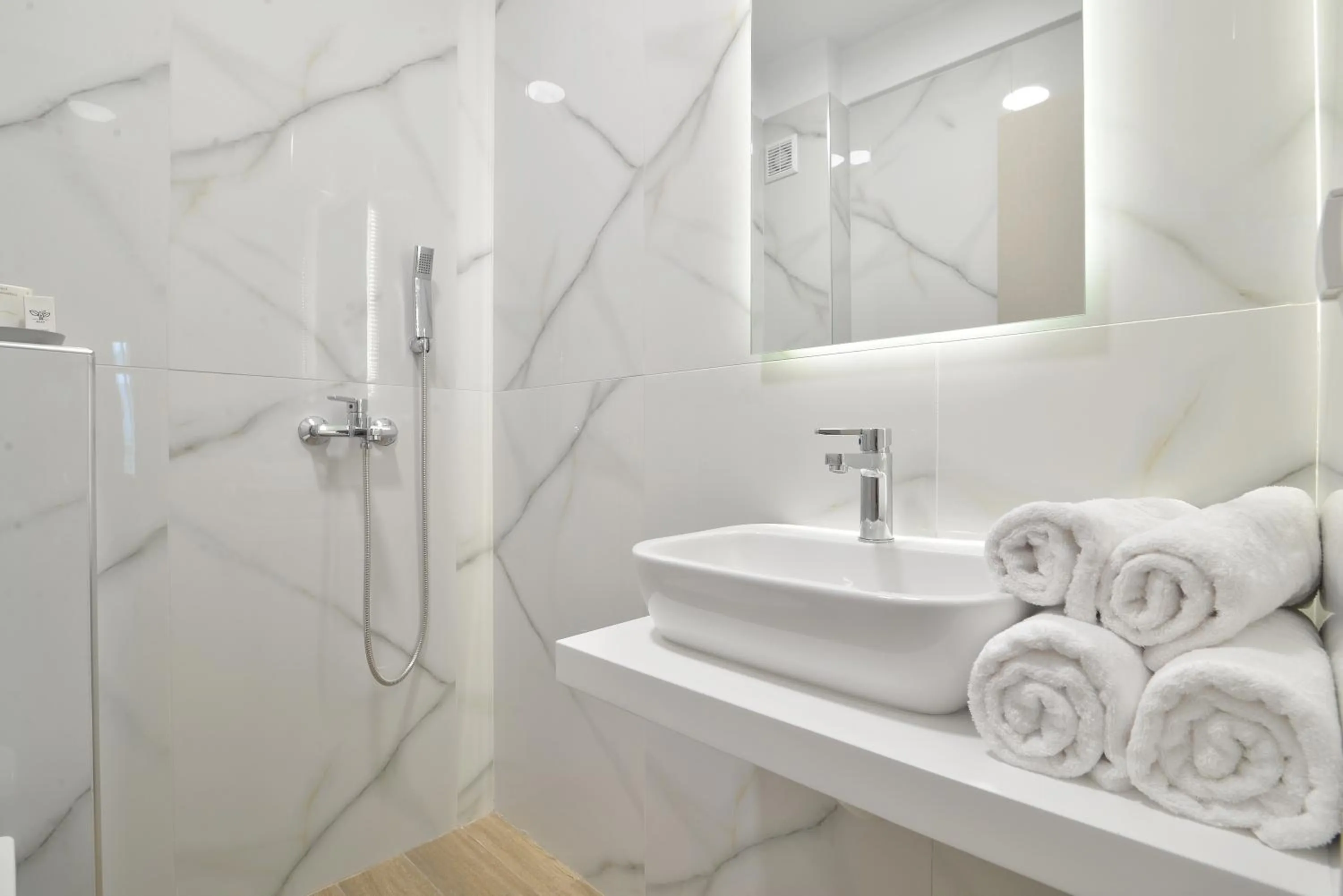 Bathroom in Niel Holiday Apartments, Panel Hospitality Homes & Villas