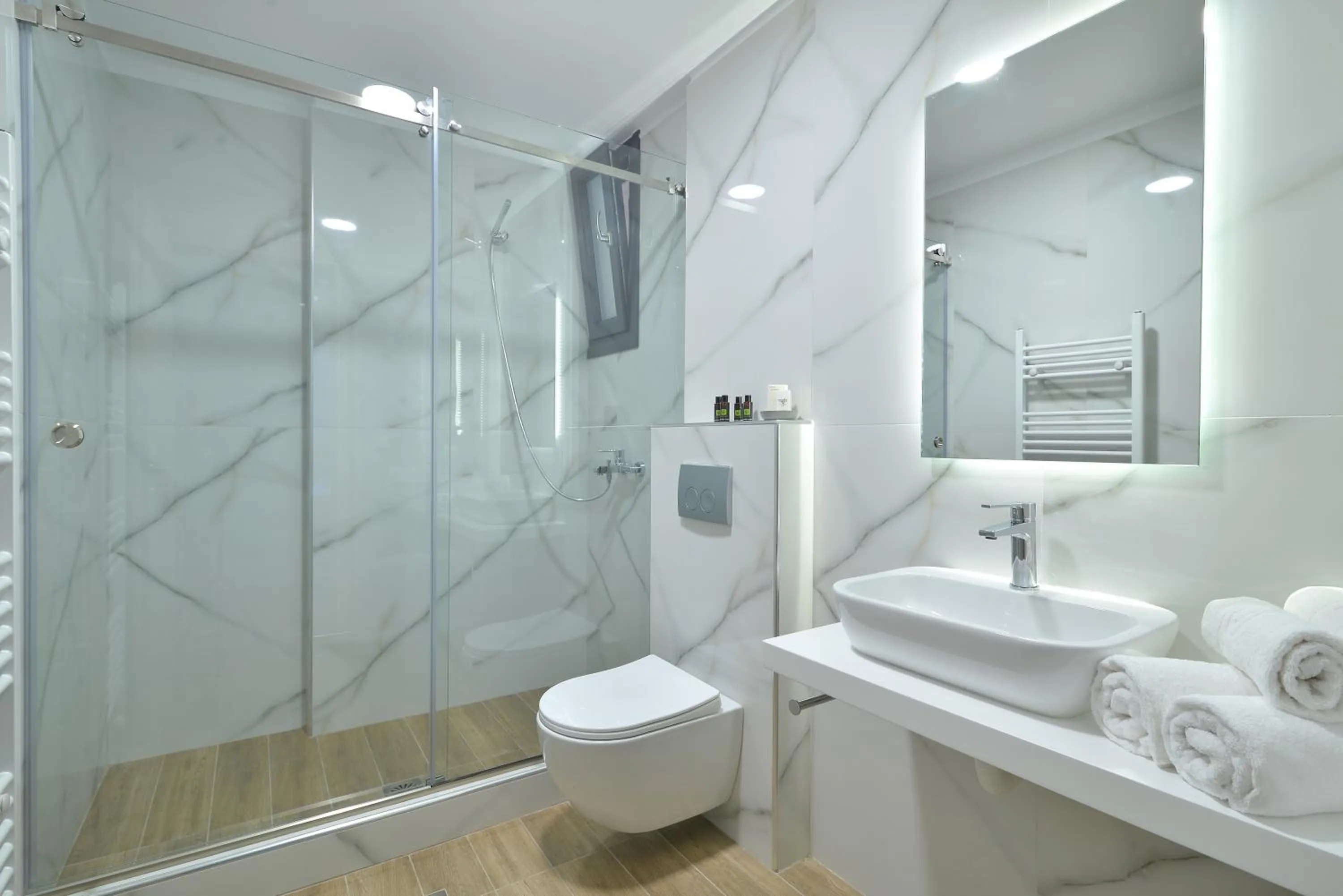 Bathroom in Niel Holiday Apartments, Panel Hospitality Homes & Villas