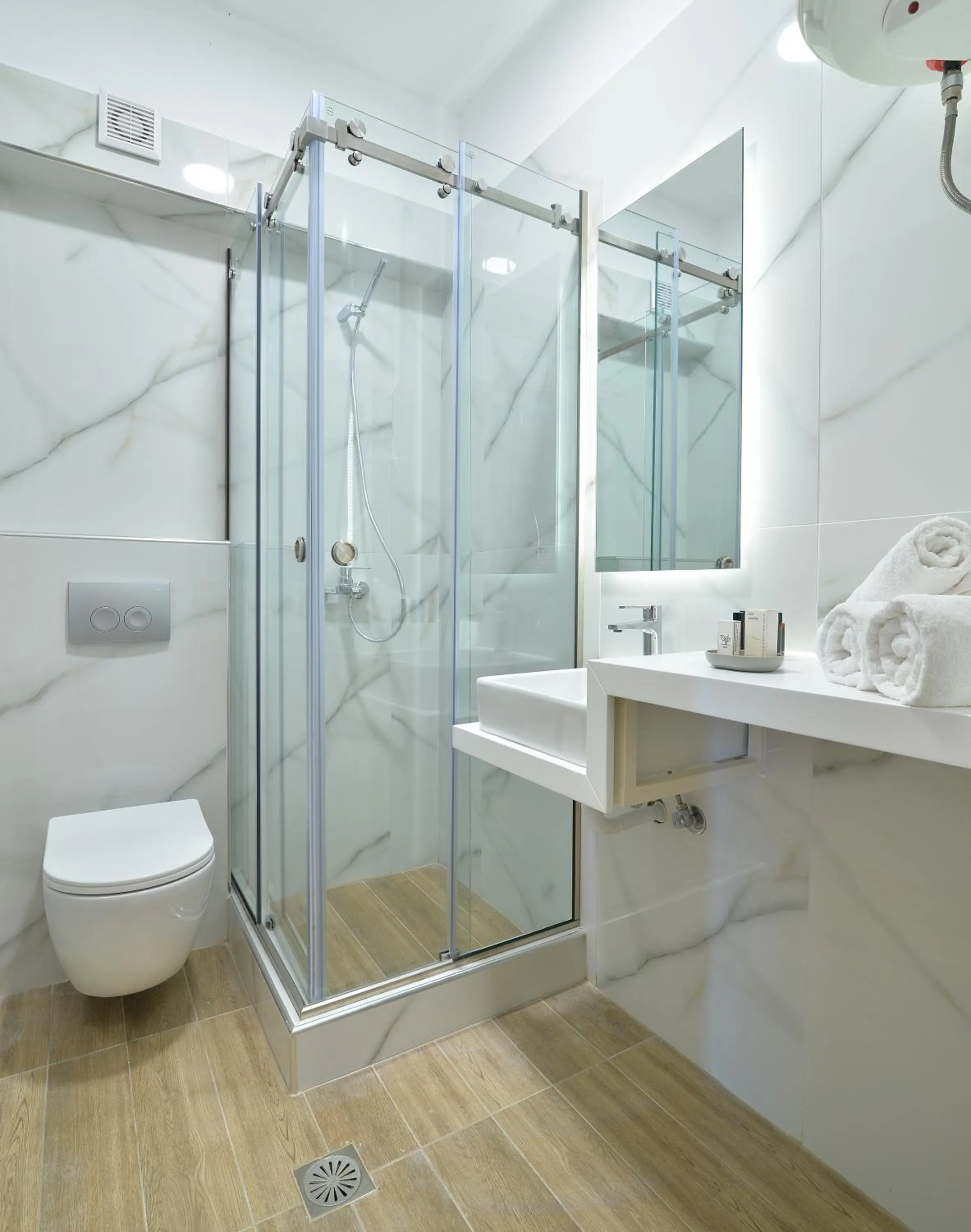 Bathroom in Niel Holiday Apartments, Panel Hospitality Homes & Villas