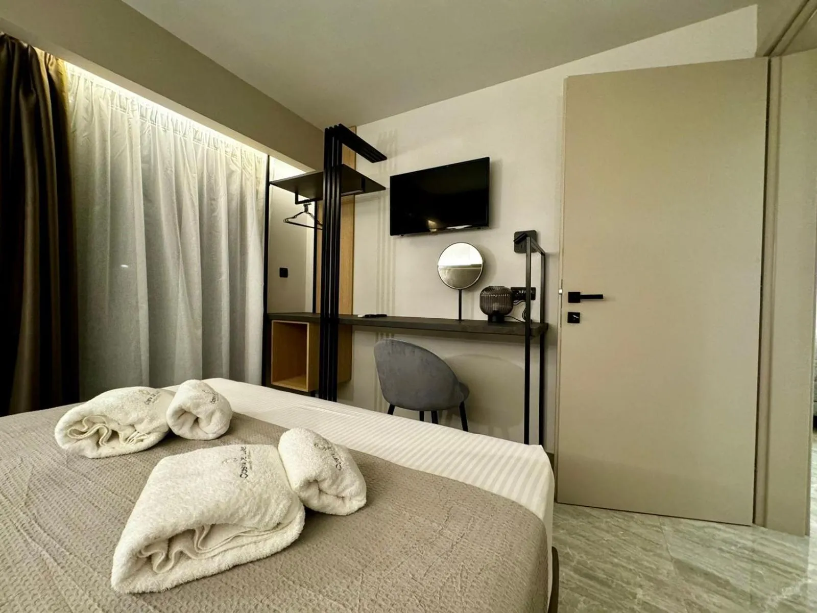 Bedroom, Bed in Costa De Luxe Suites