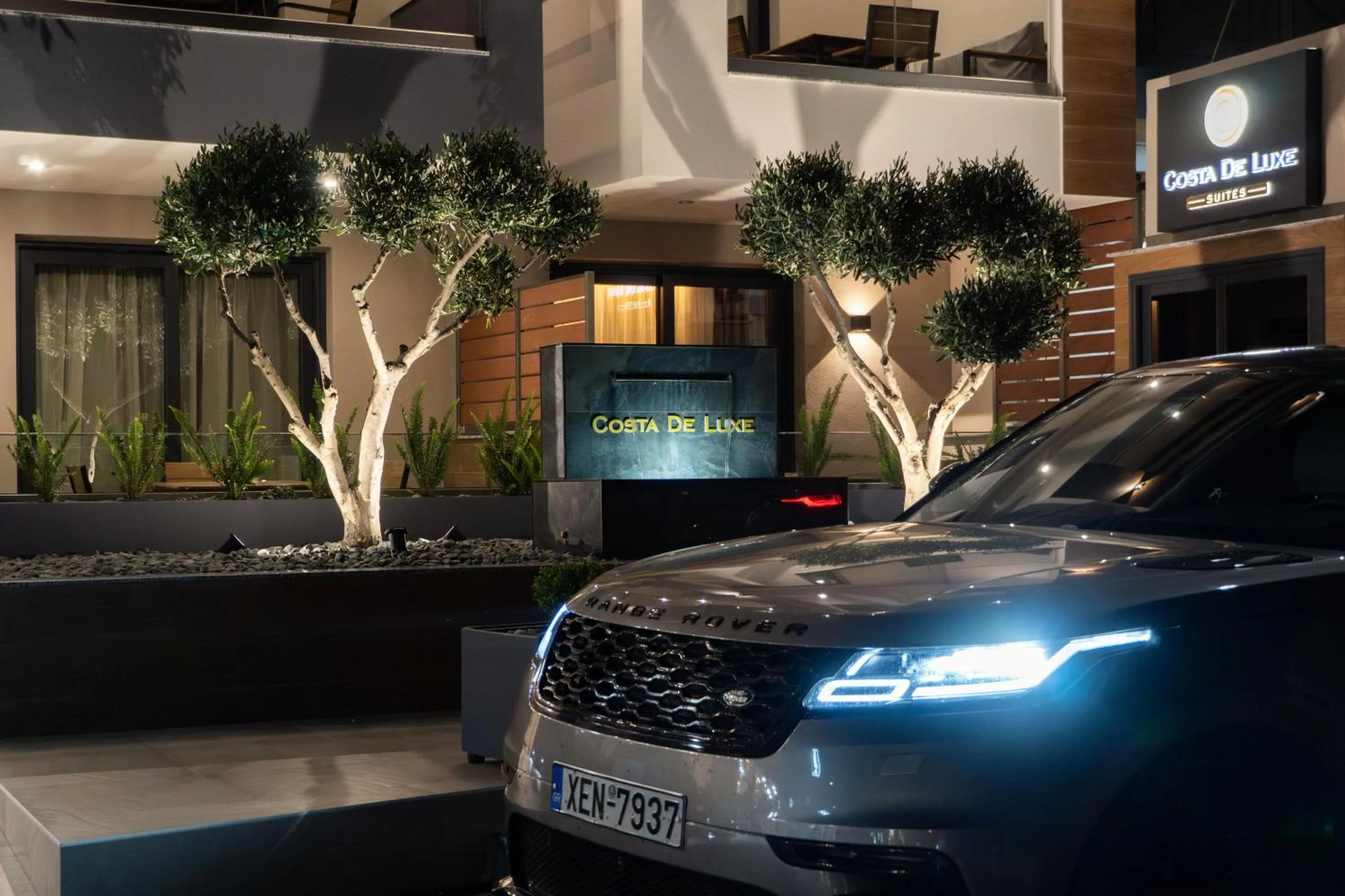 Property building in Costa De Luxe Suites