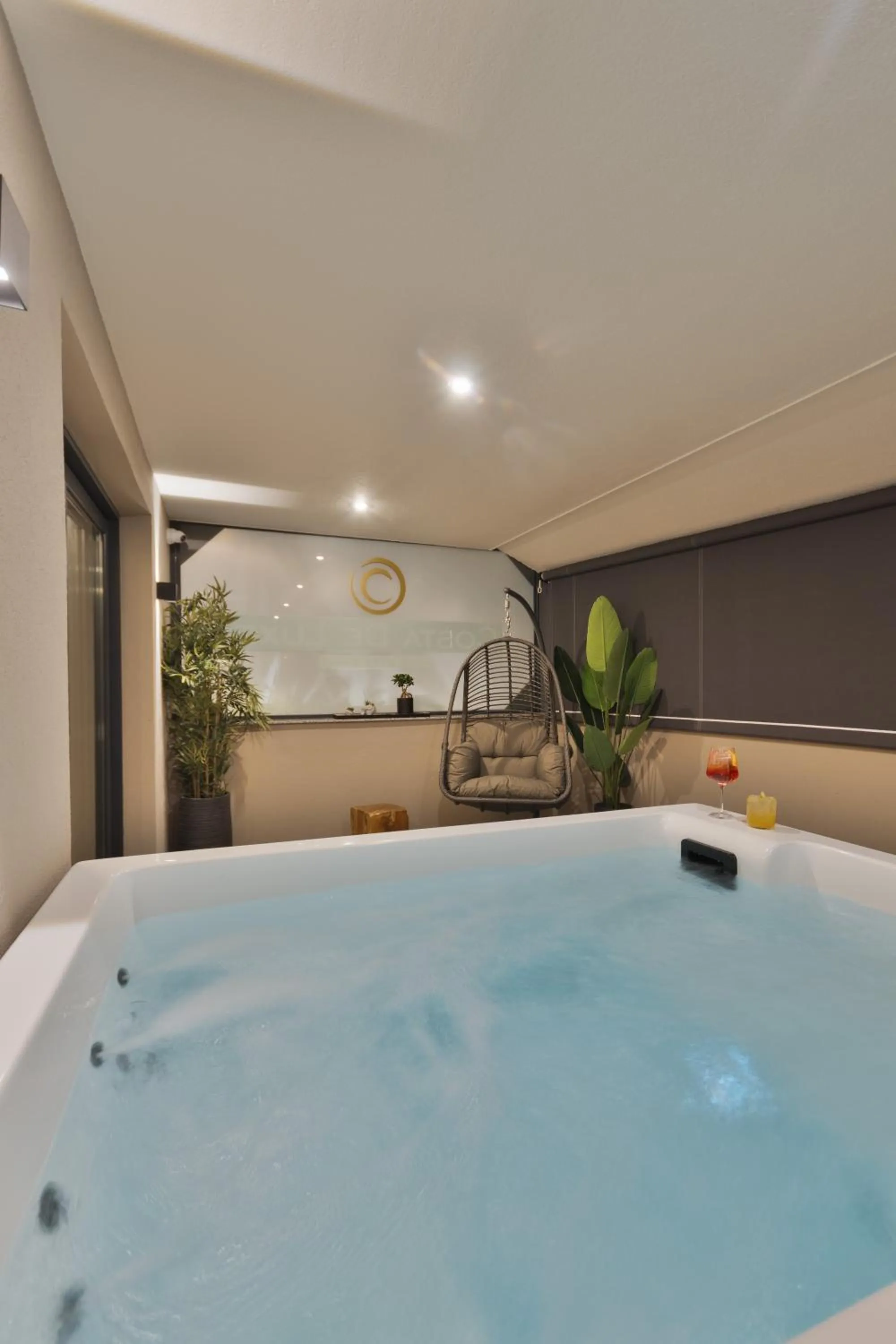 Hot Tub in Costa De Luxe Suites