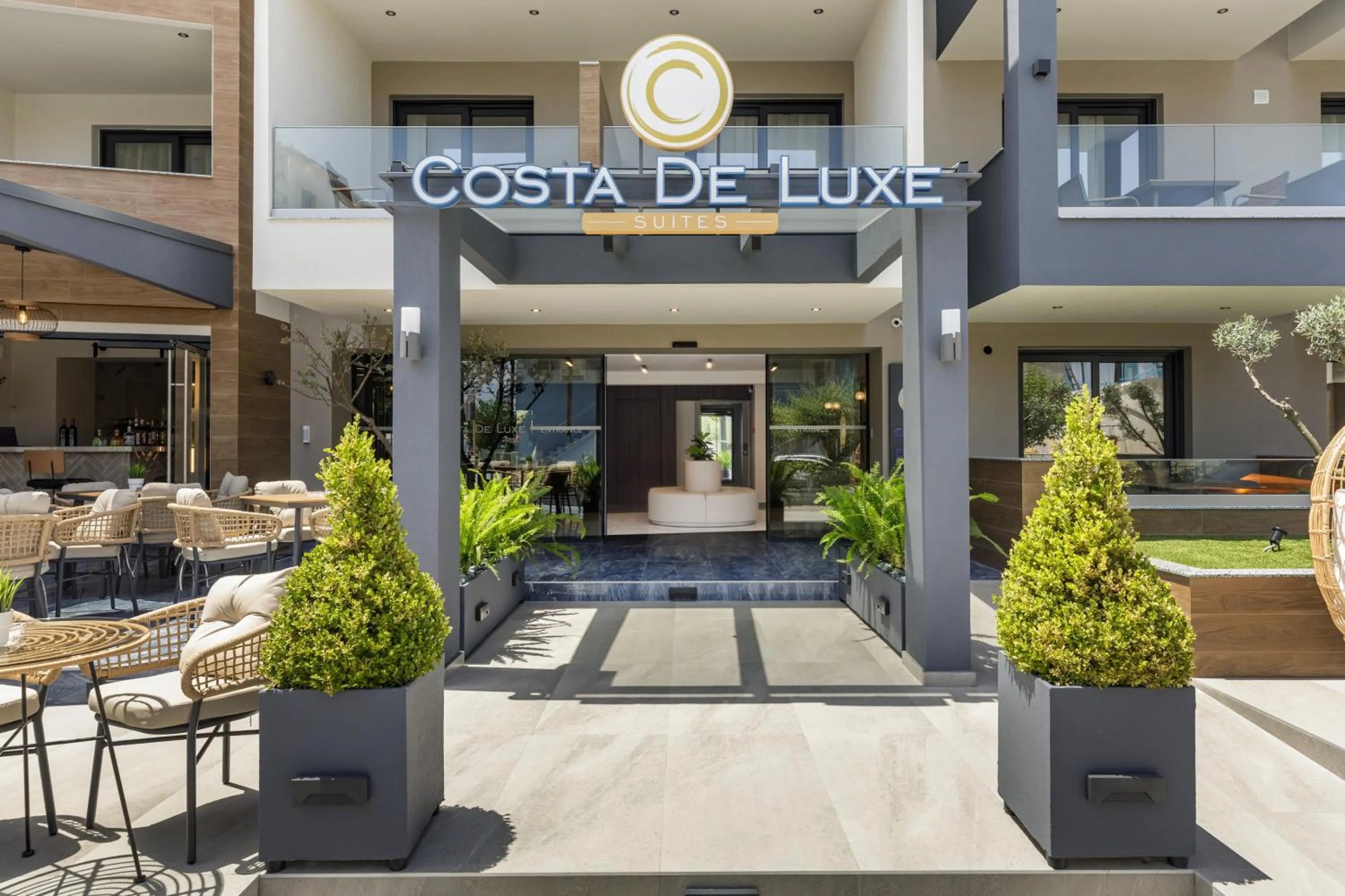 Facade/entrance in Costa De Luxe Suites