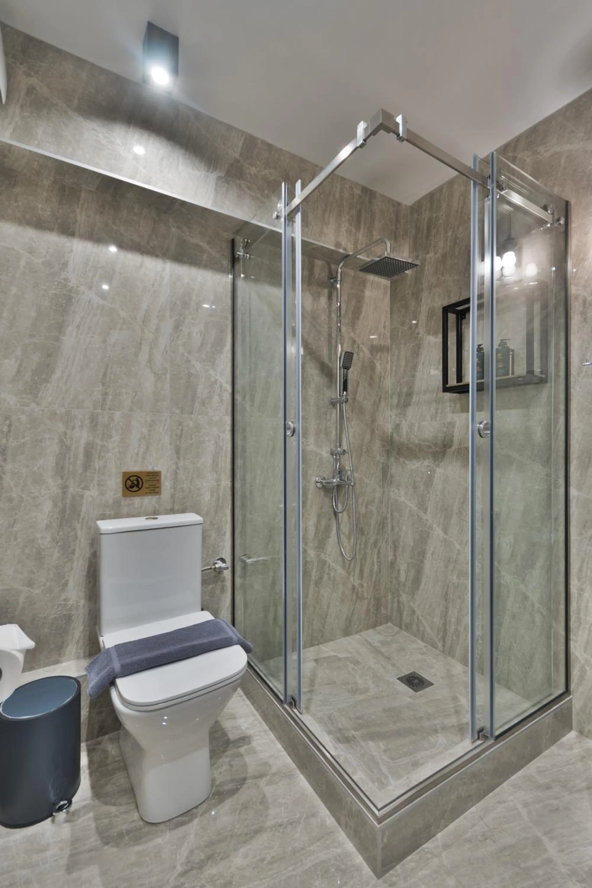 Shower in Costa De Luxe Suites