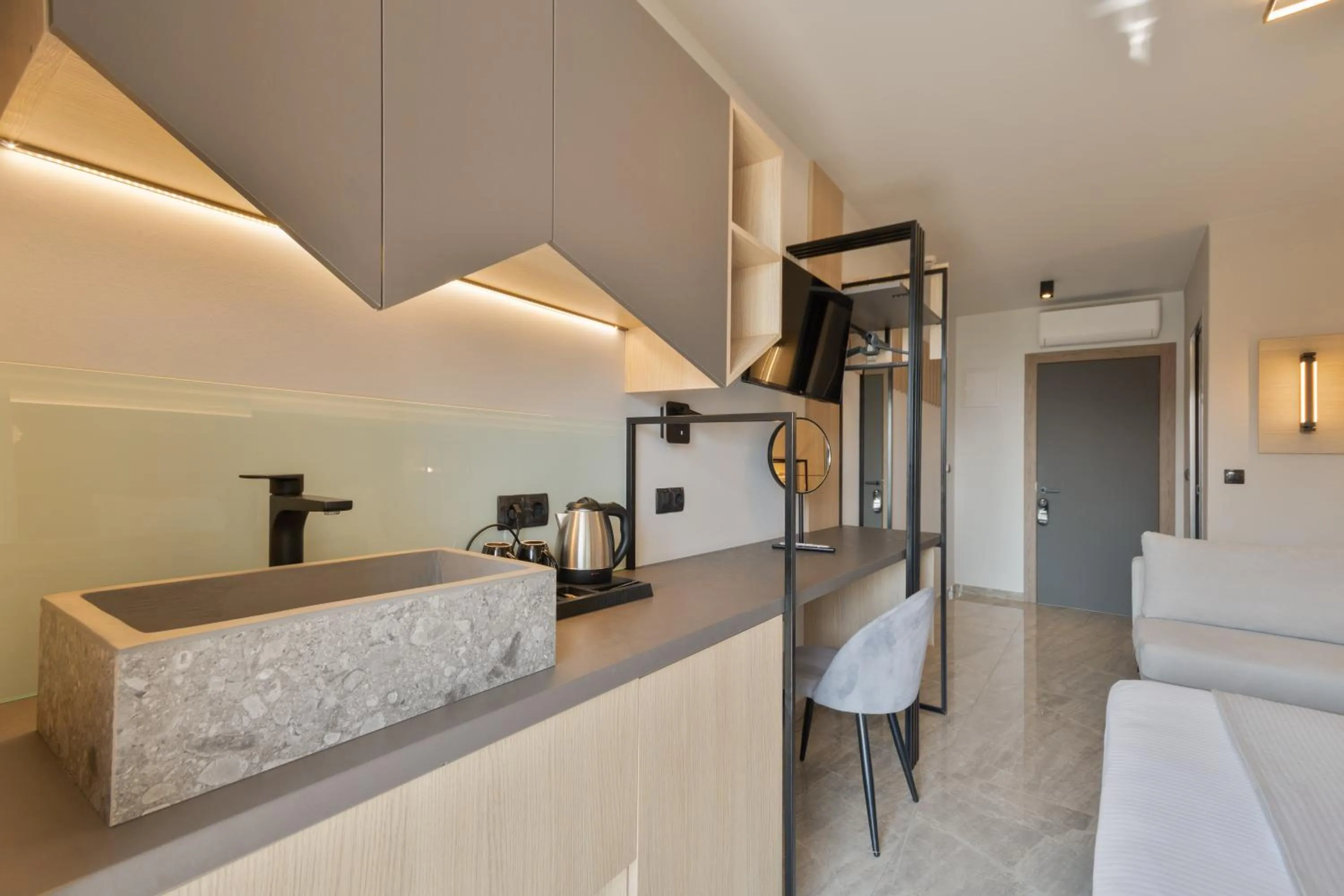 Kitchen or kitchenette, Bed in Costa De Luxe Suites