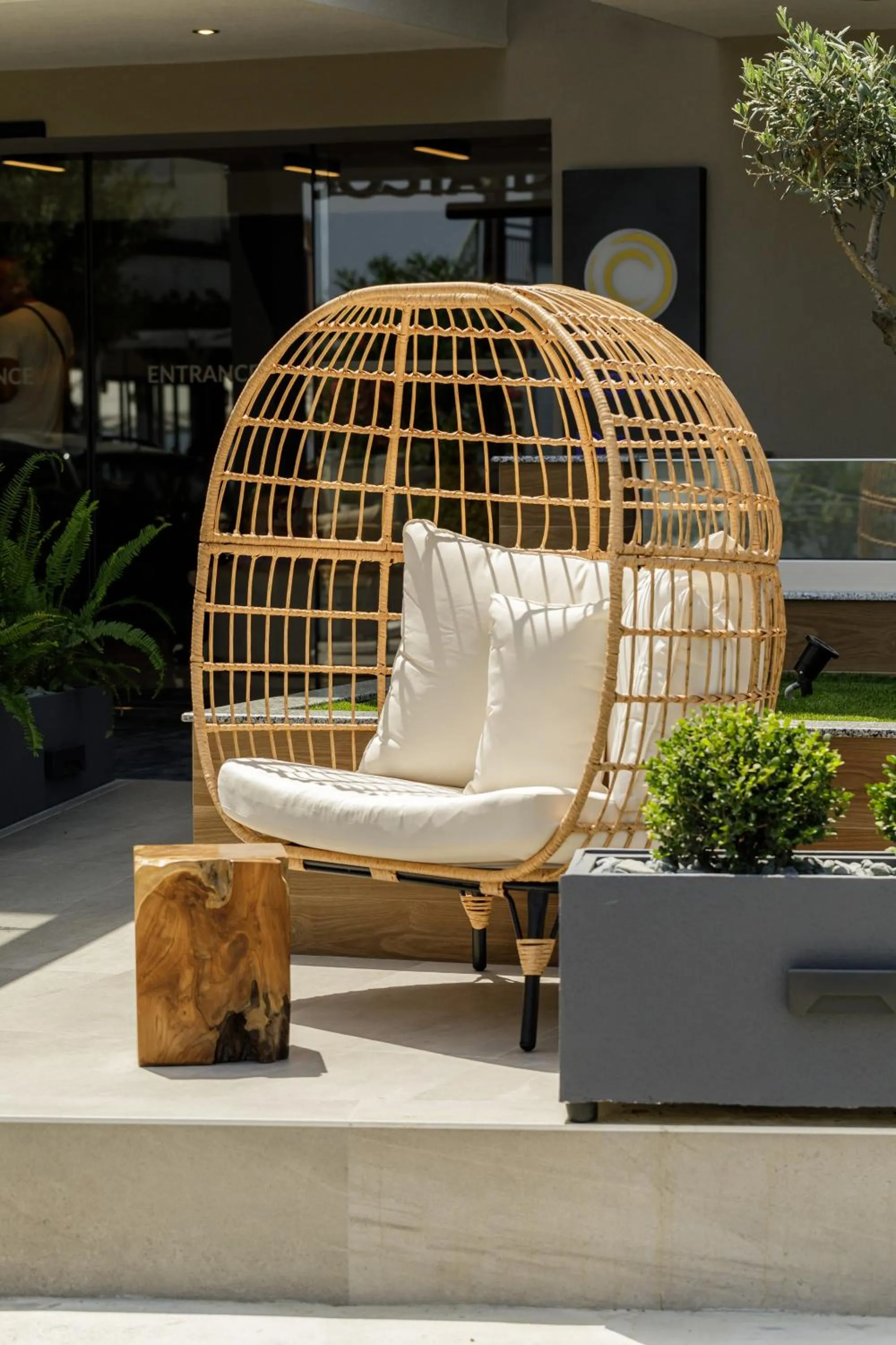 Facade/entrance in Costa De Luxe Suites