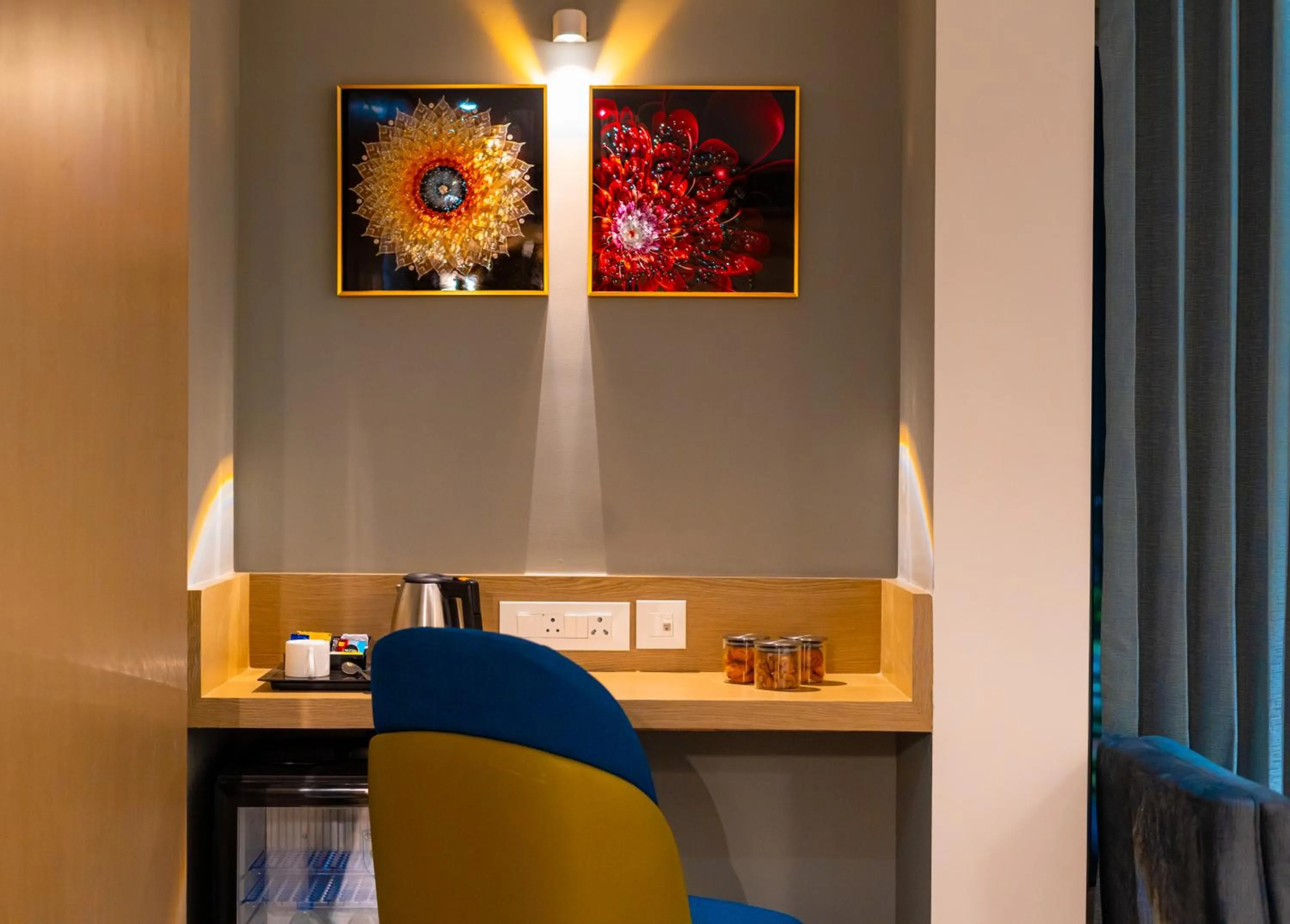 hair dresser in Effotel By Sayaji Bhopal