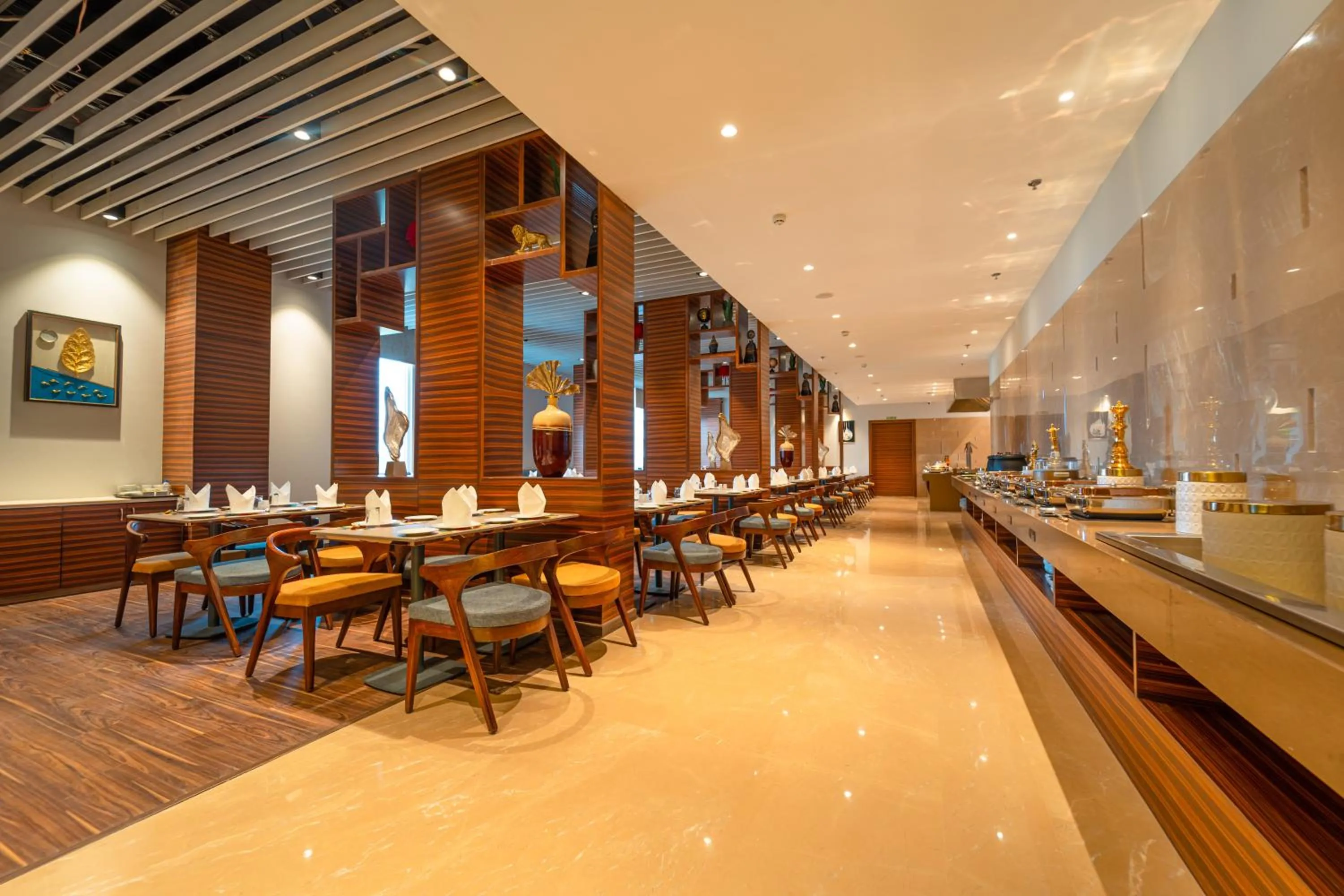 Restaurant/places to eat in Effotel By Sayaji Bhopal