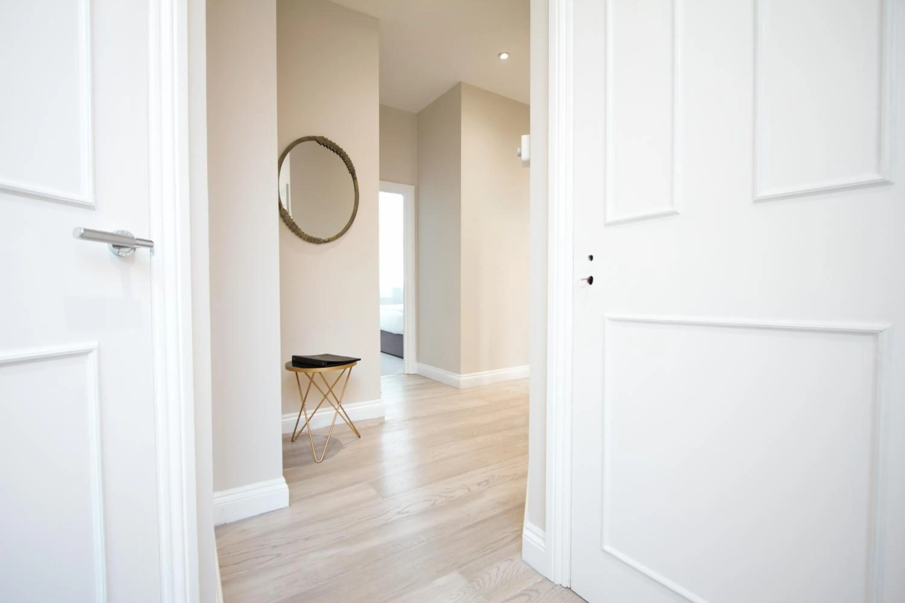 Property building in Avari Apartments - Hatton Collection