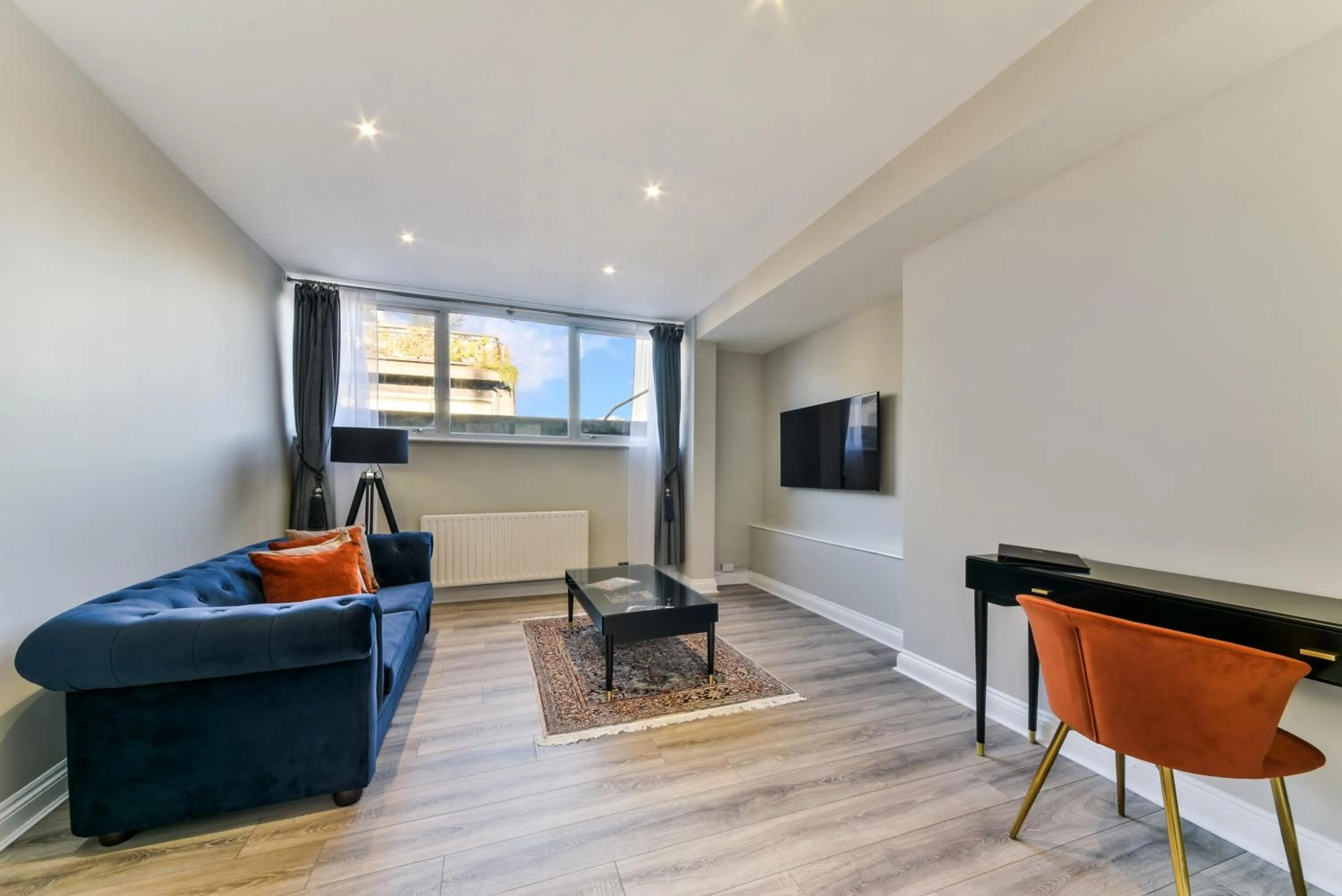 TV and multimedia in Avari Apartments - Hatton Collection