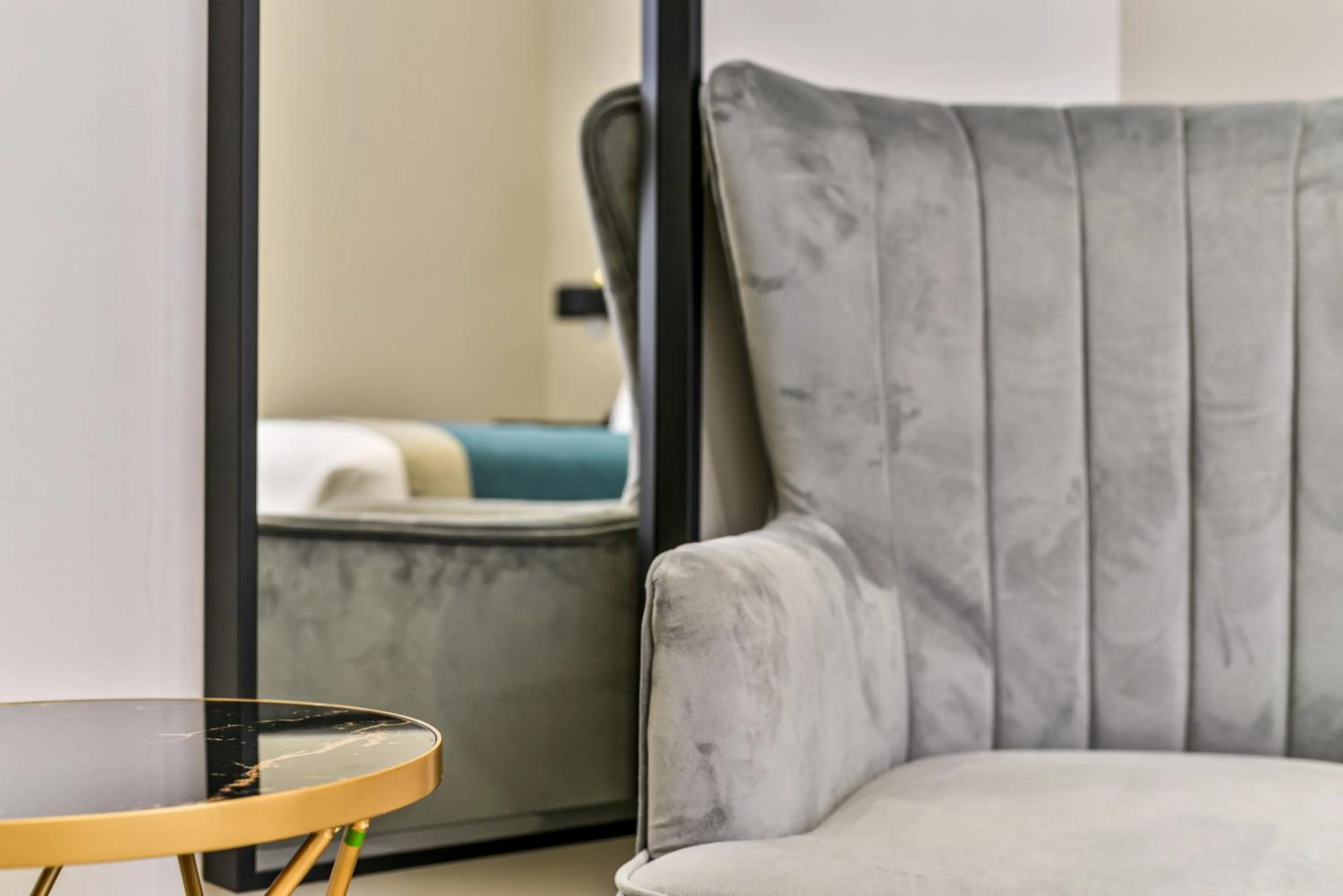 Bed in Avari Apartments - Hatton Collection