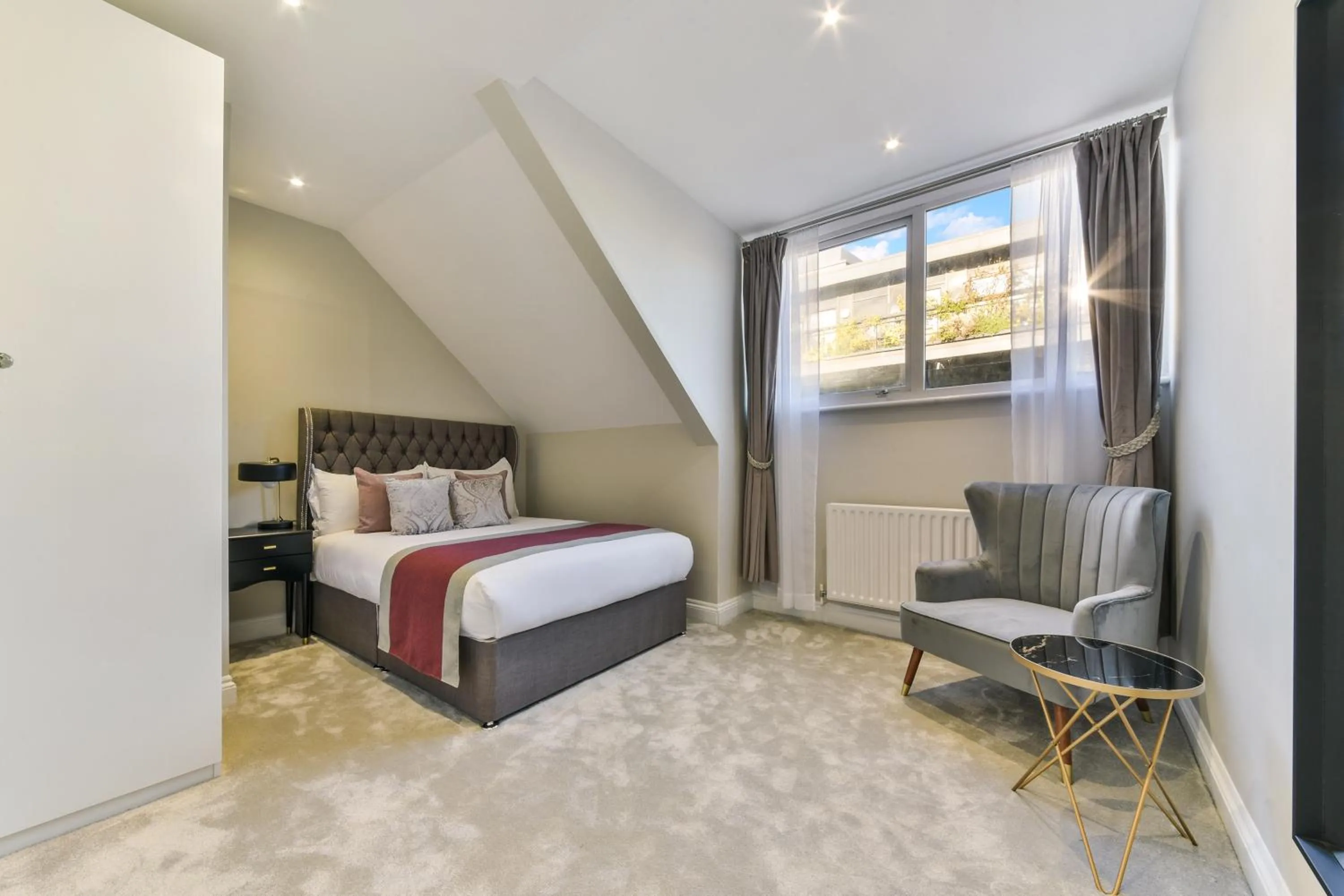 Bed in Avari Apartments - Hatton Collection