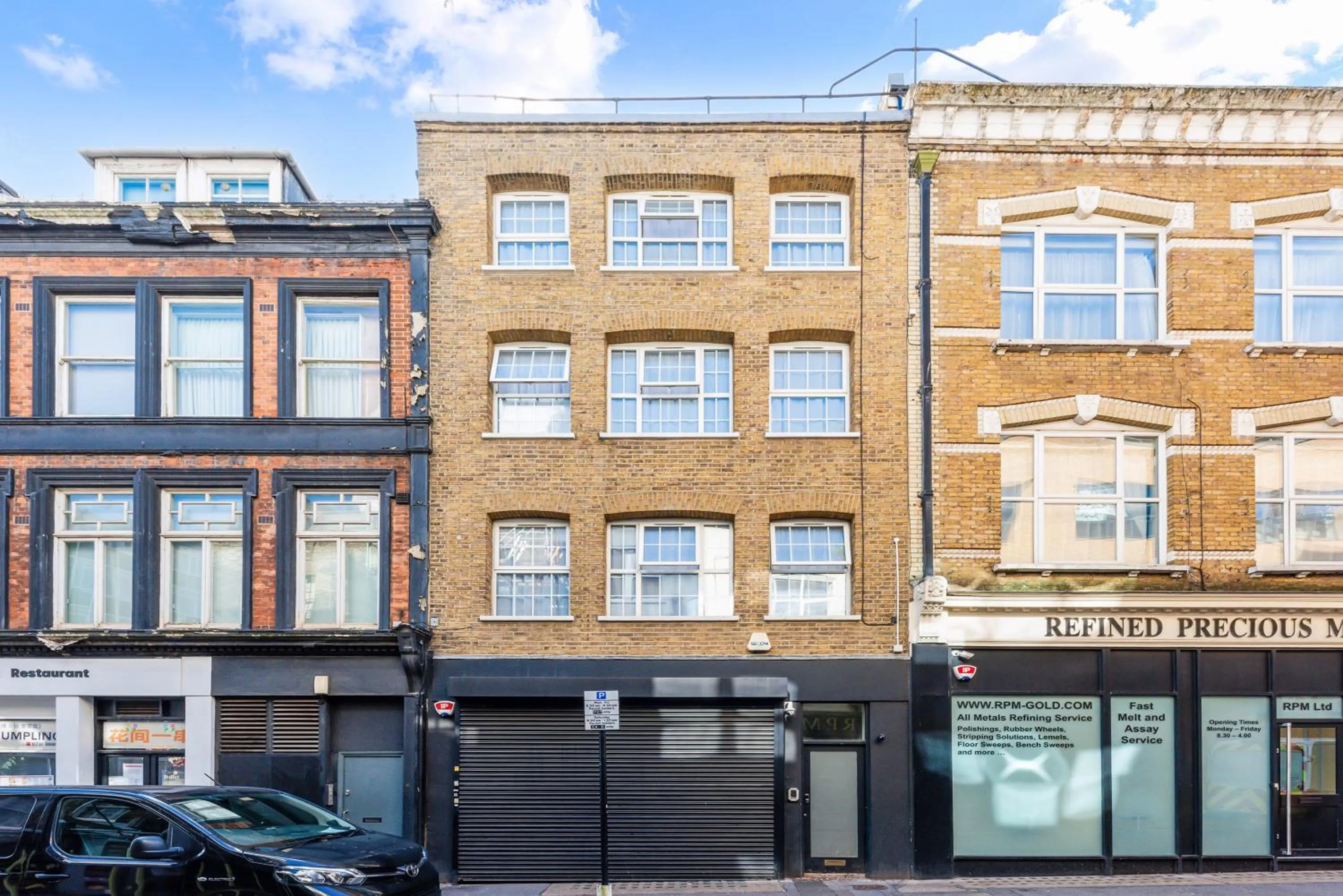 Property building in Avari Apartments - Hatton Collection