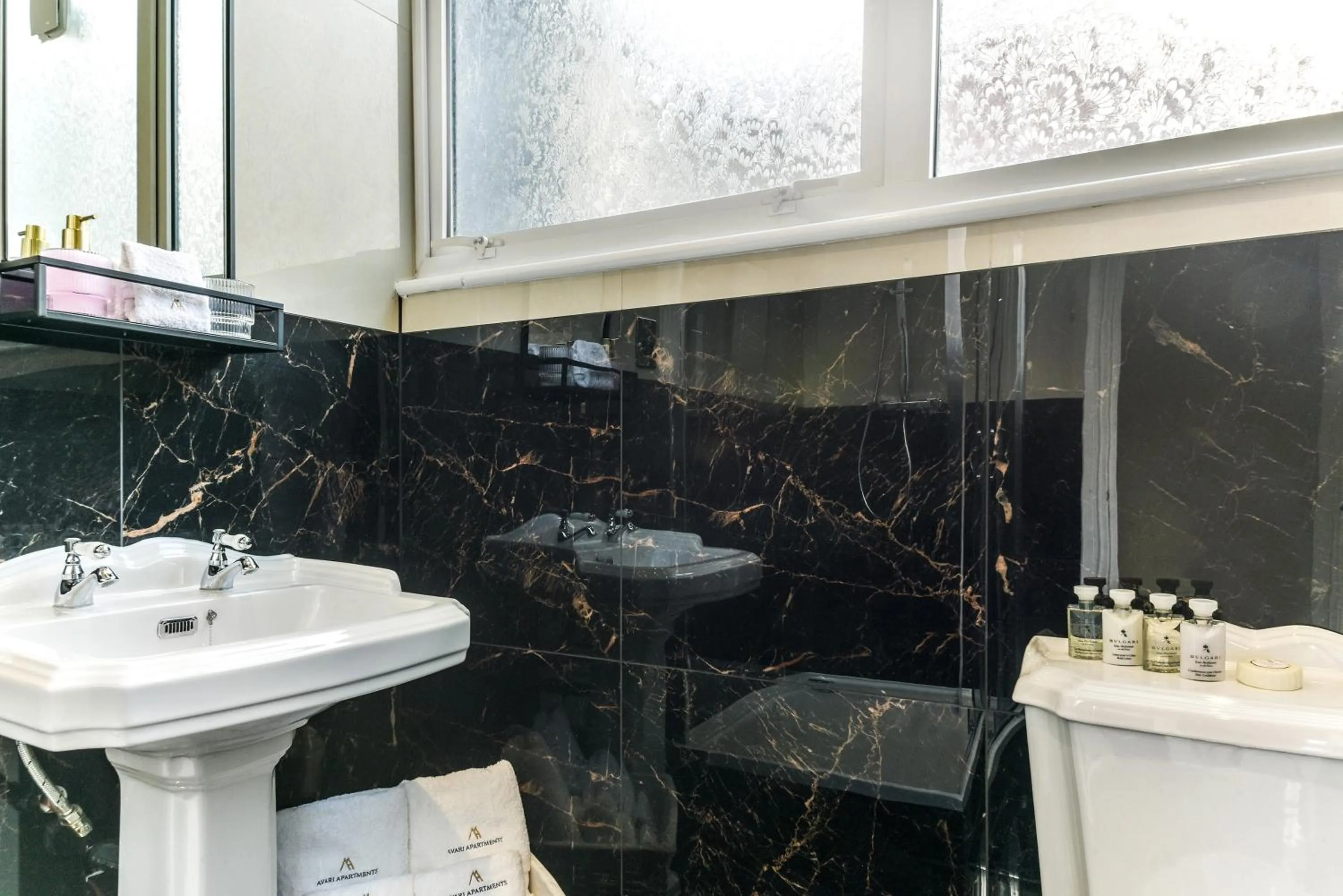 Shower in Avari Apartments - Hatton Collection