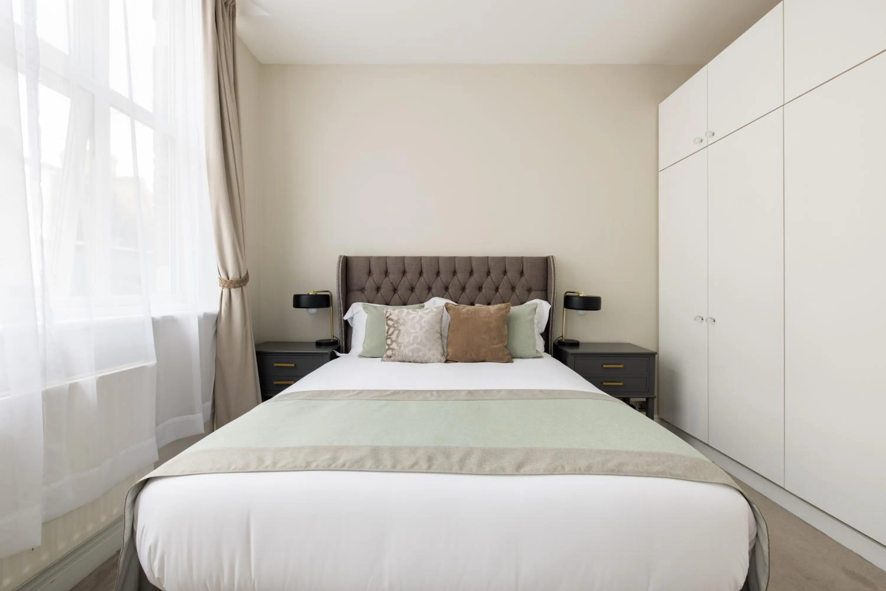 Bed in Avari Apartments - Hatton Collection