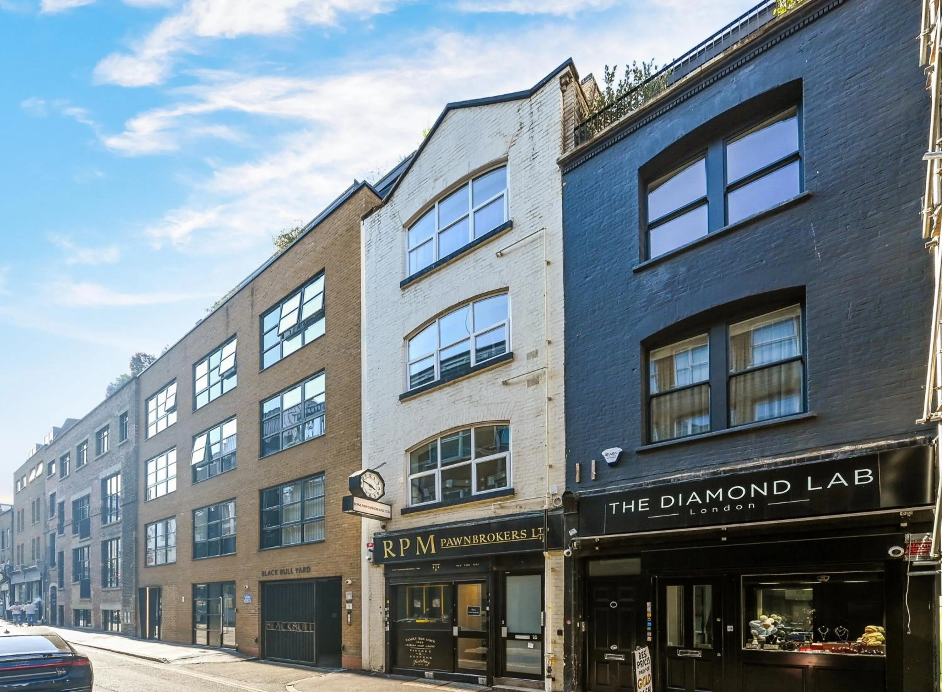 Property building in Avari Apartments - Hatton Collection