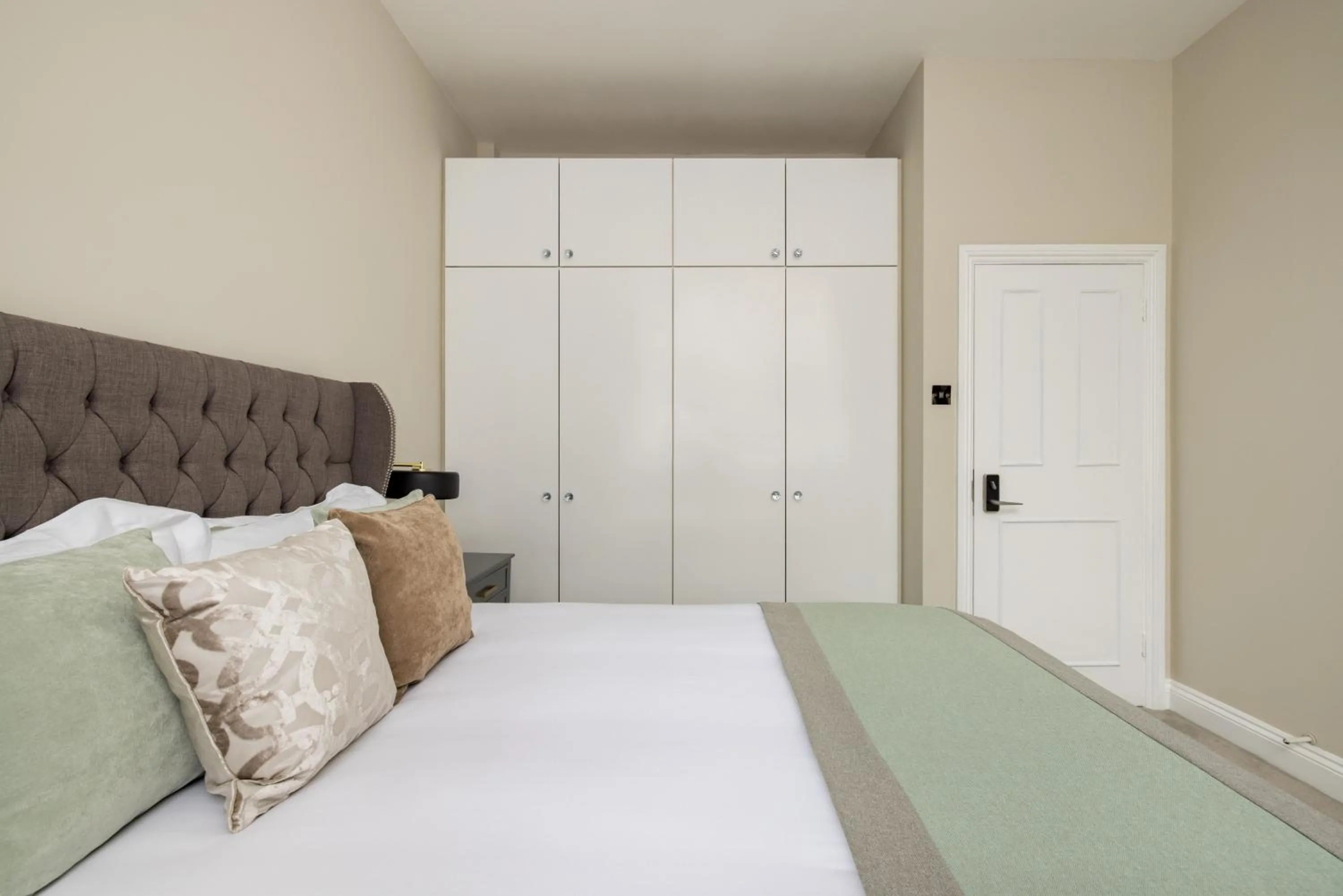 Bed in Avari Apartments - Hatton Collection