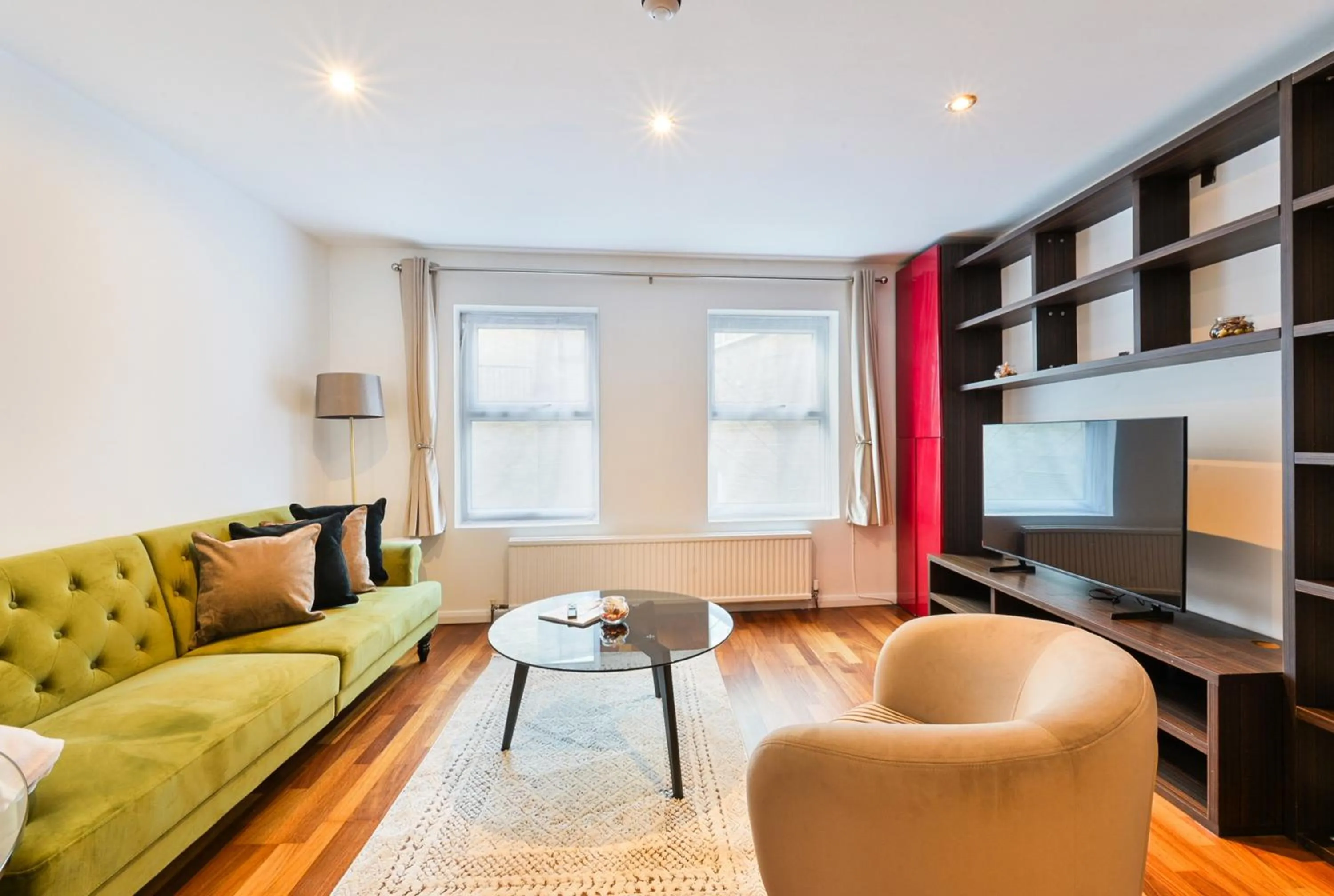 TV and multimedia in Avari Apartments - Hatton Collection