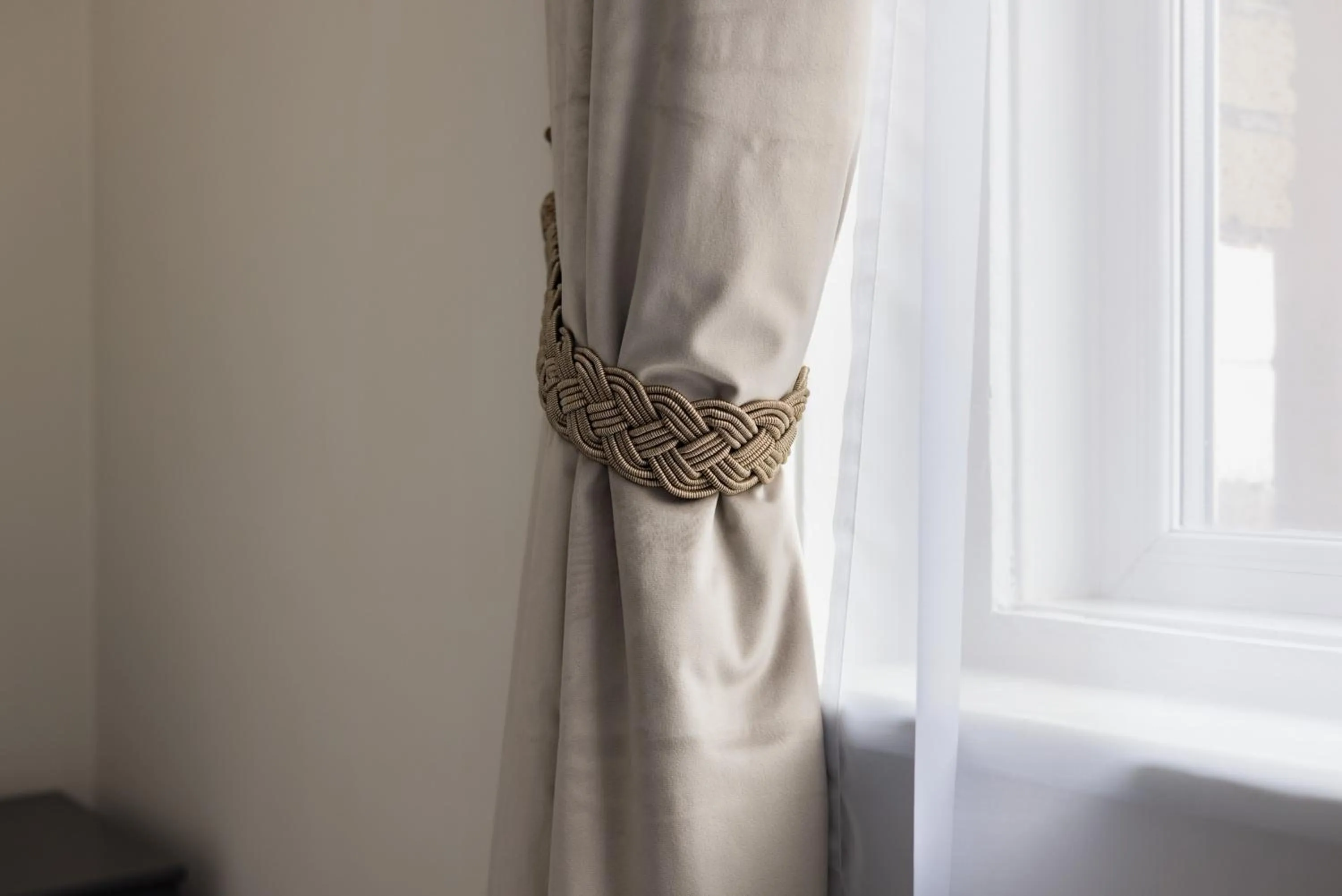 Decorative detail in Avari Apartments - Hatton Collection