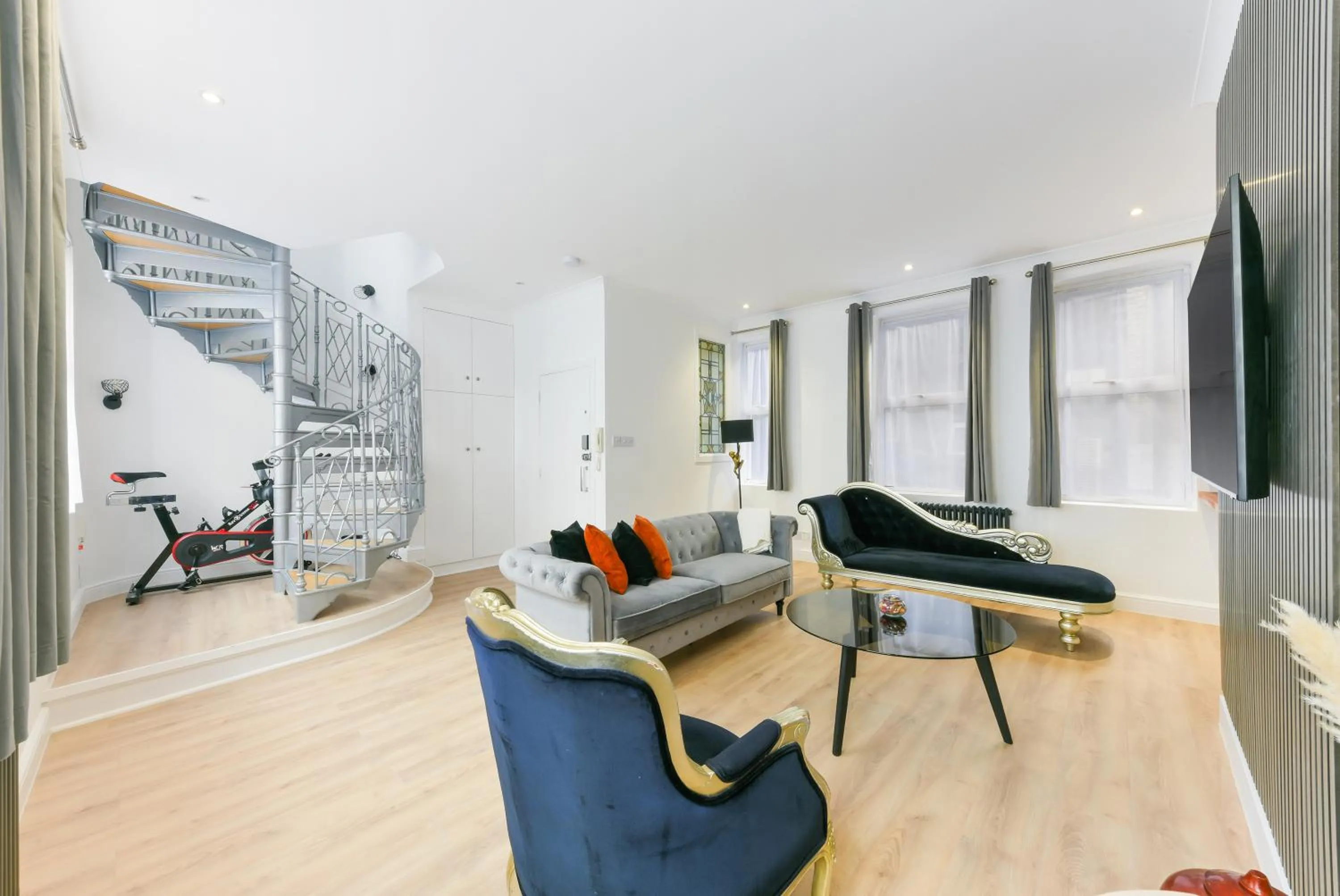 Communal lounge/ TV room in Avari Apartments - Hatton Collection