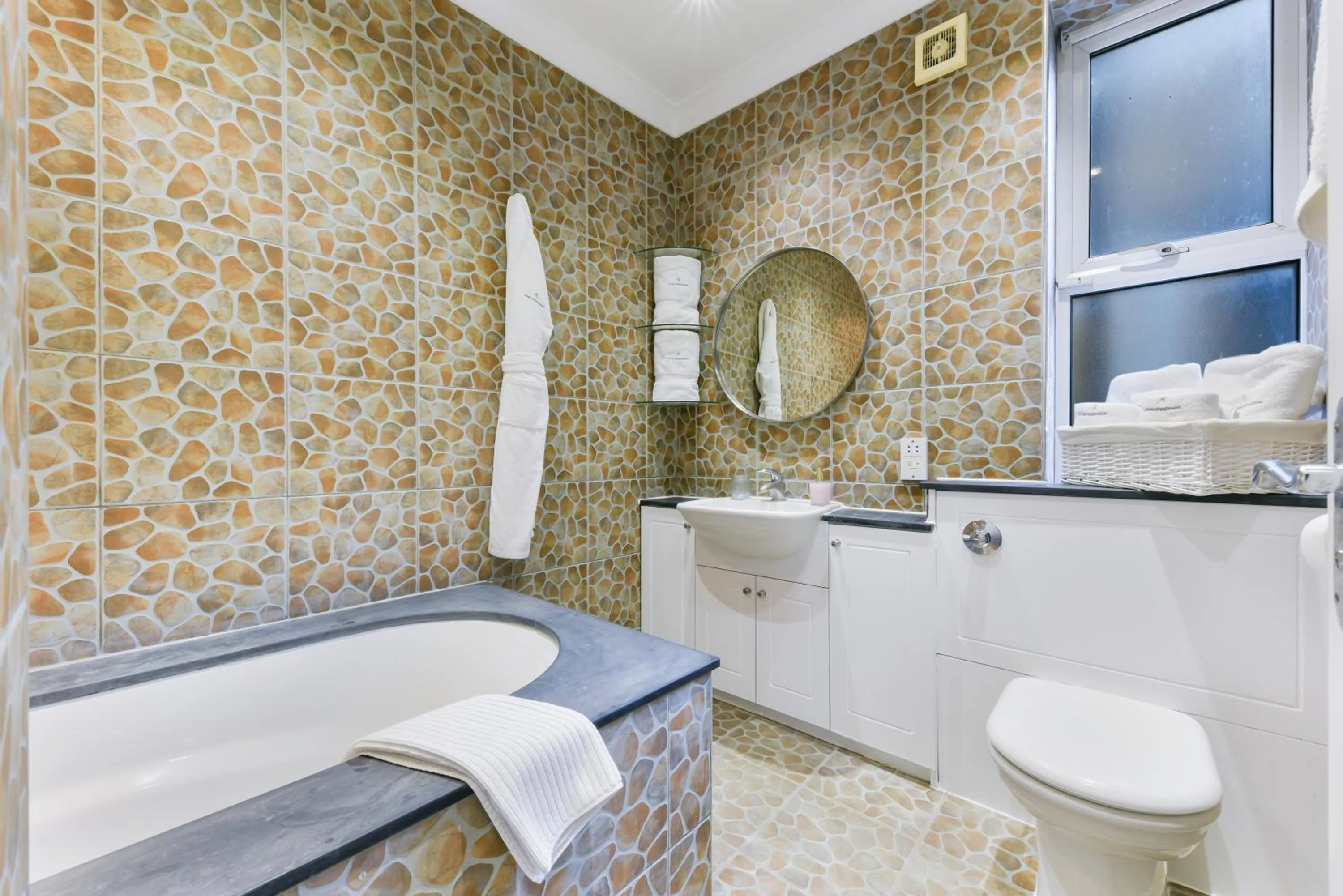 Toilet in Avari Apartments - Hatton Collection