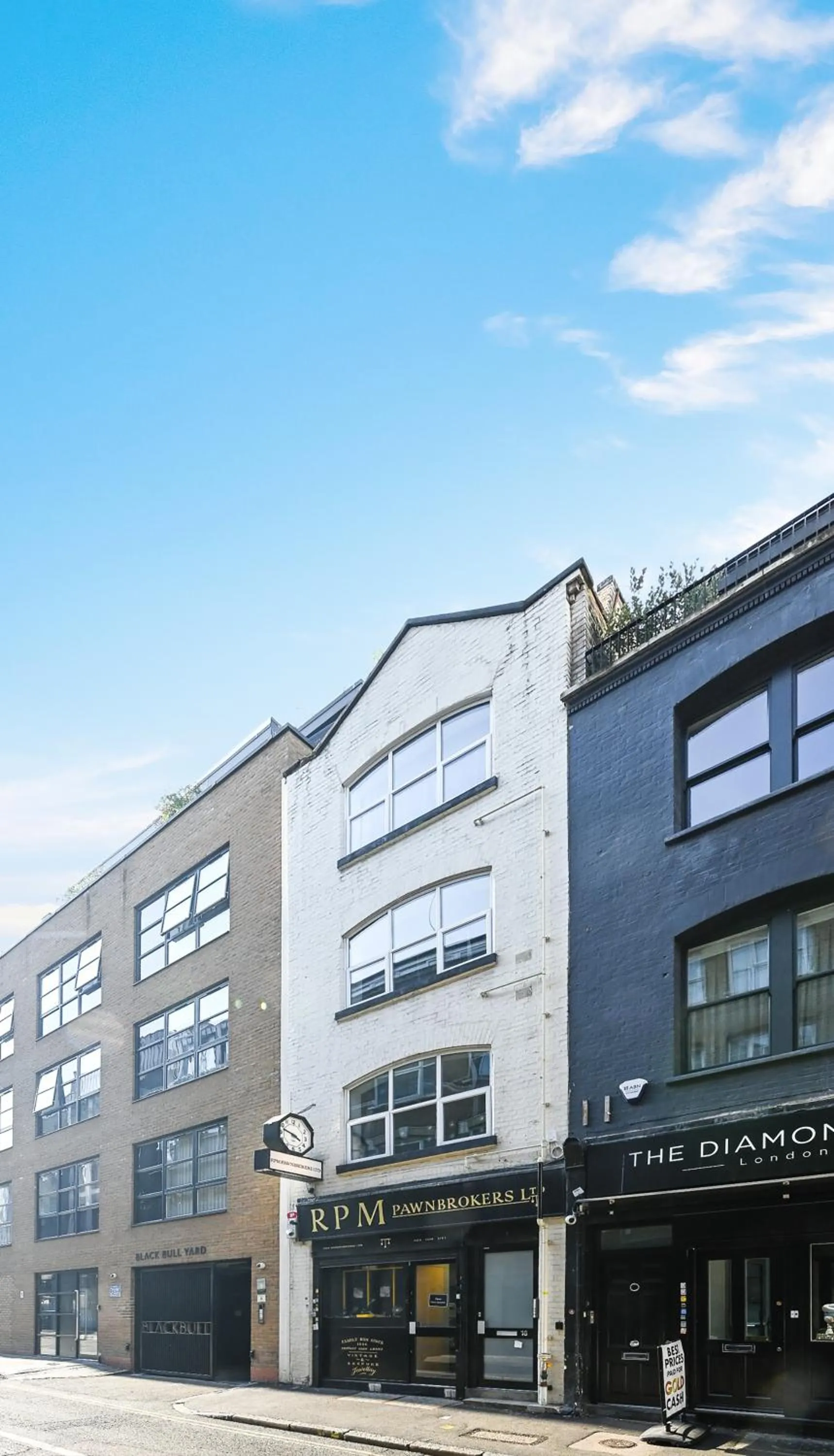 Property building in Avari Apartments - Hatton Collection