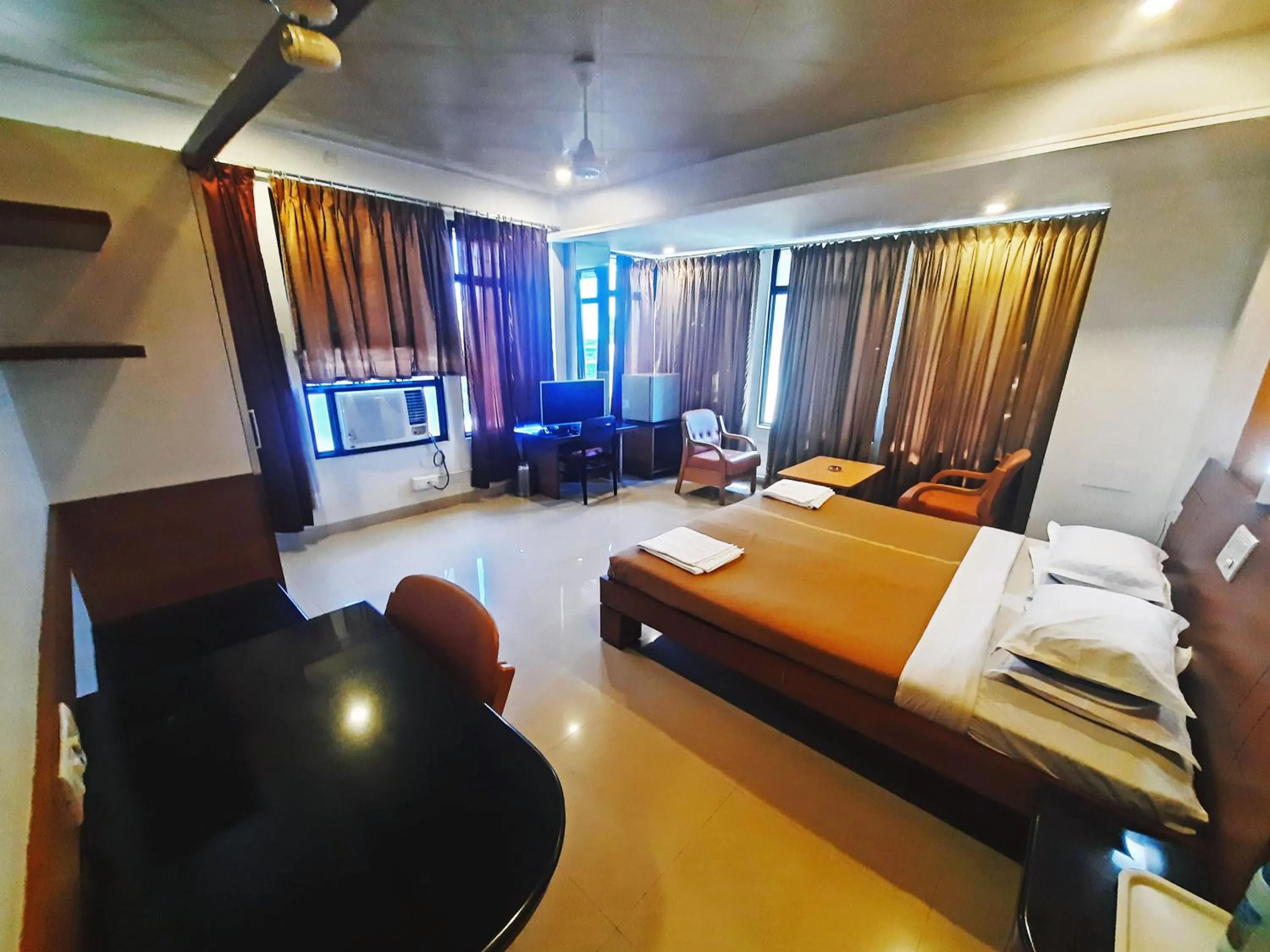 Photo of the whole room in Sanman Deluxe Lodge