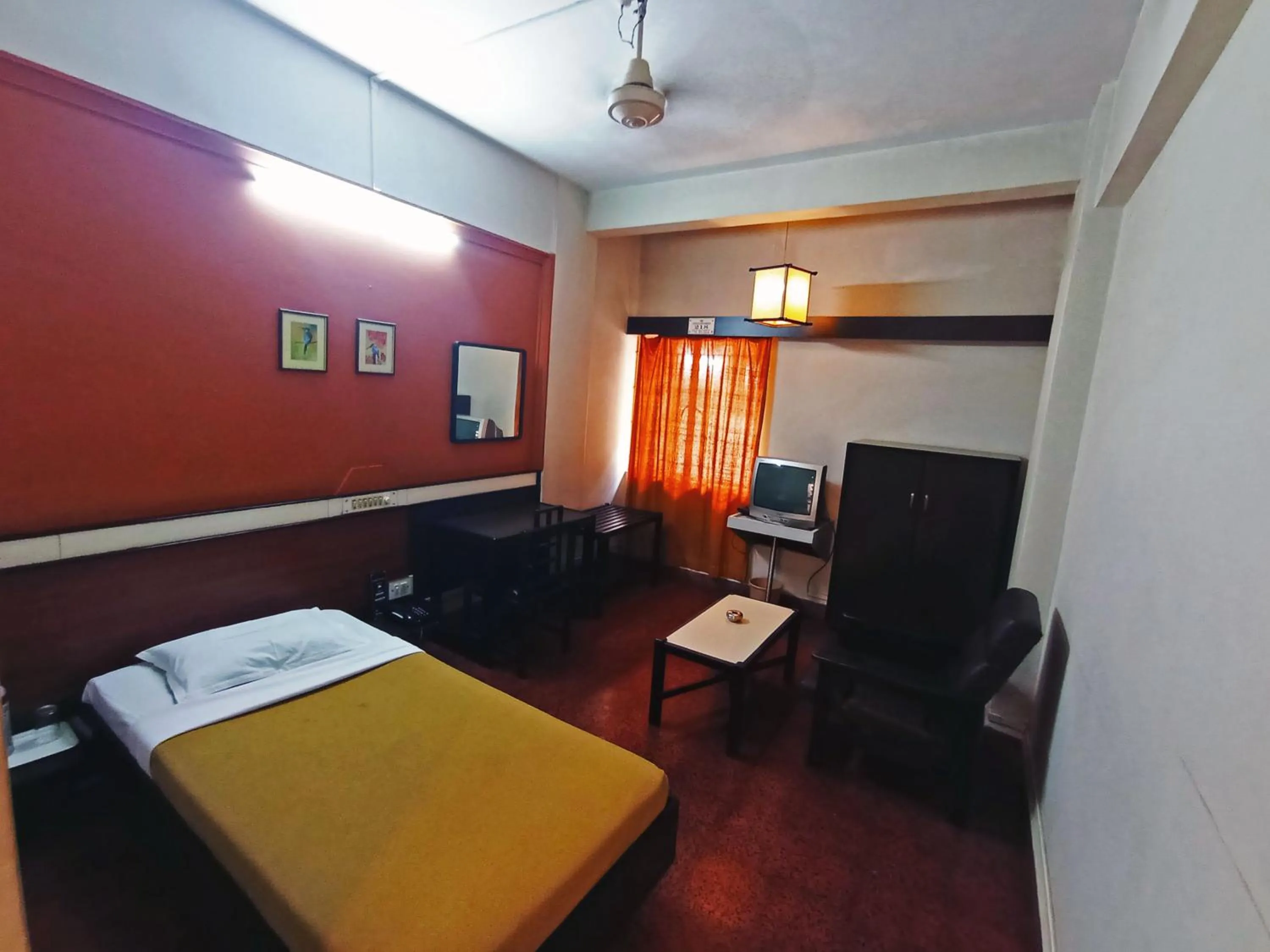 Bed in Sanman Deluxe Lodge