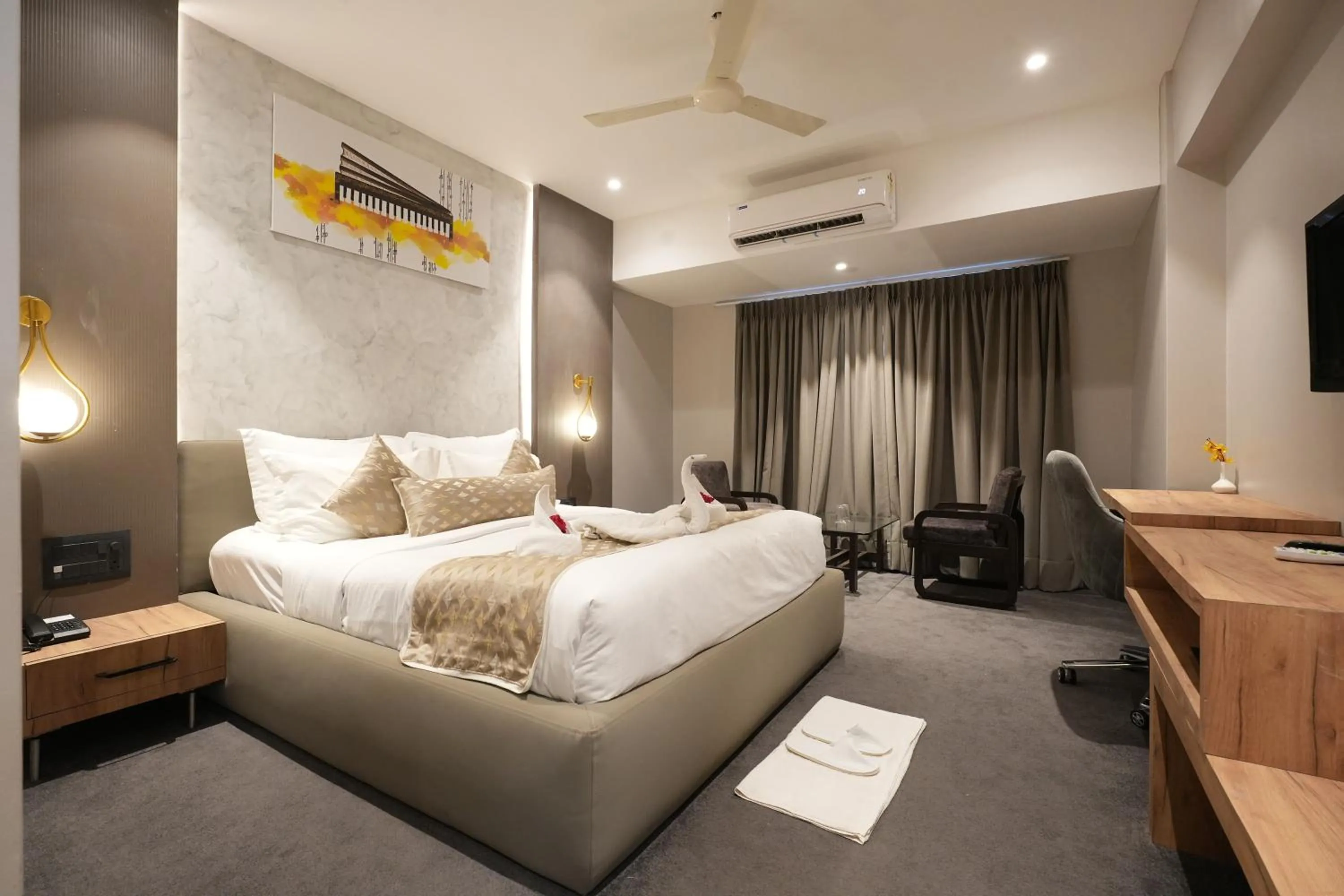 Bed in Hotel City Symphony