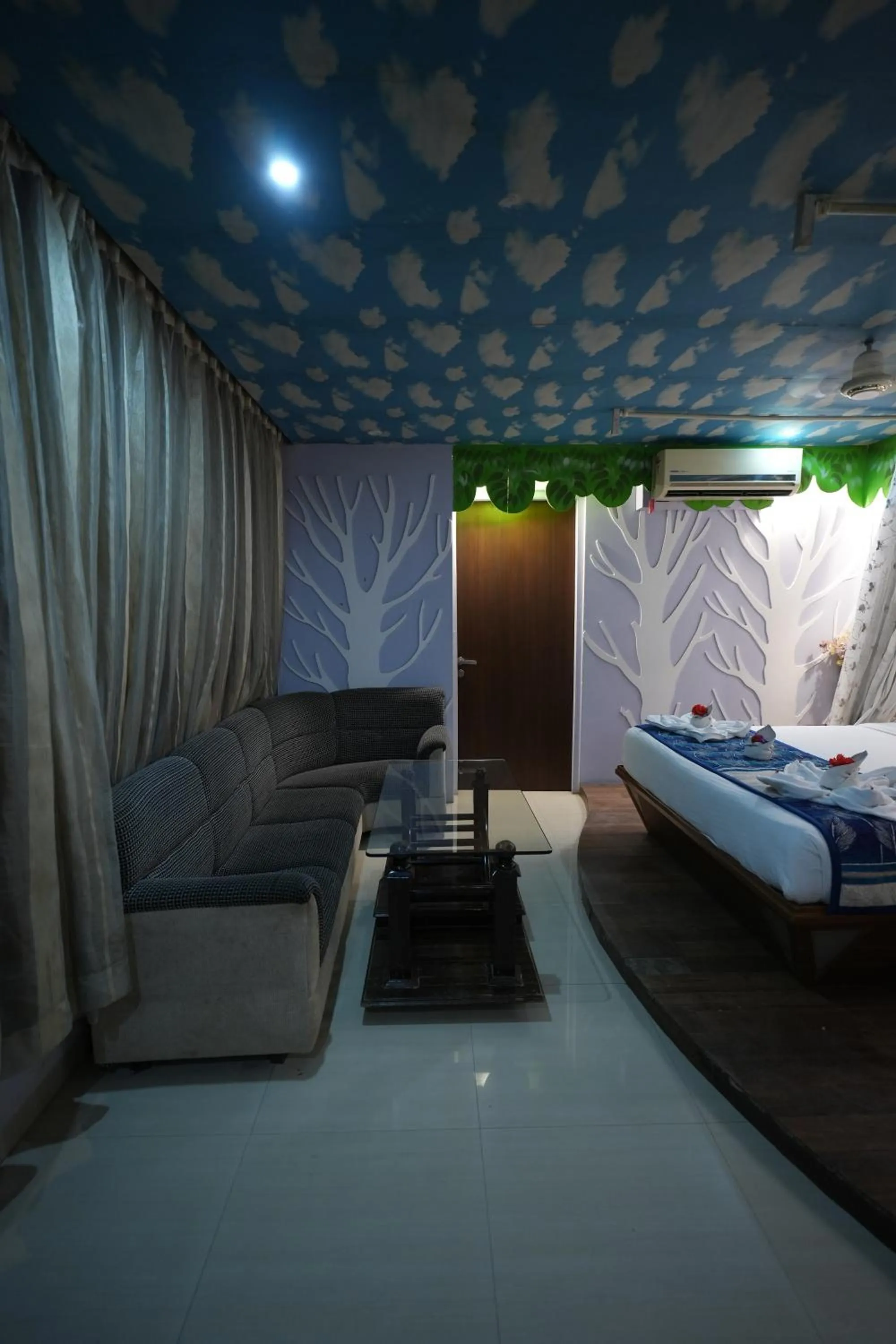 View (from property/room), Bed in Hotel City Symphony