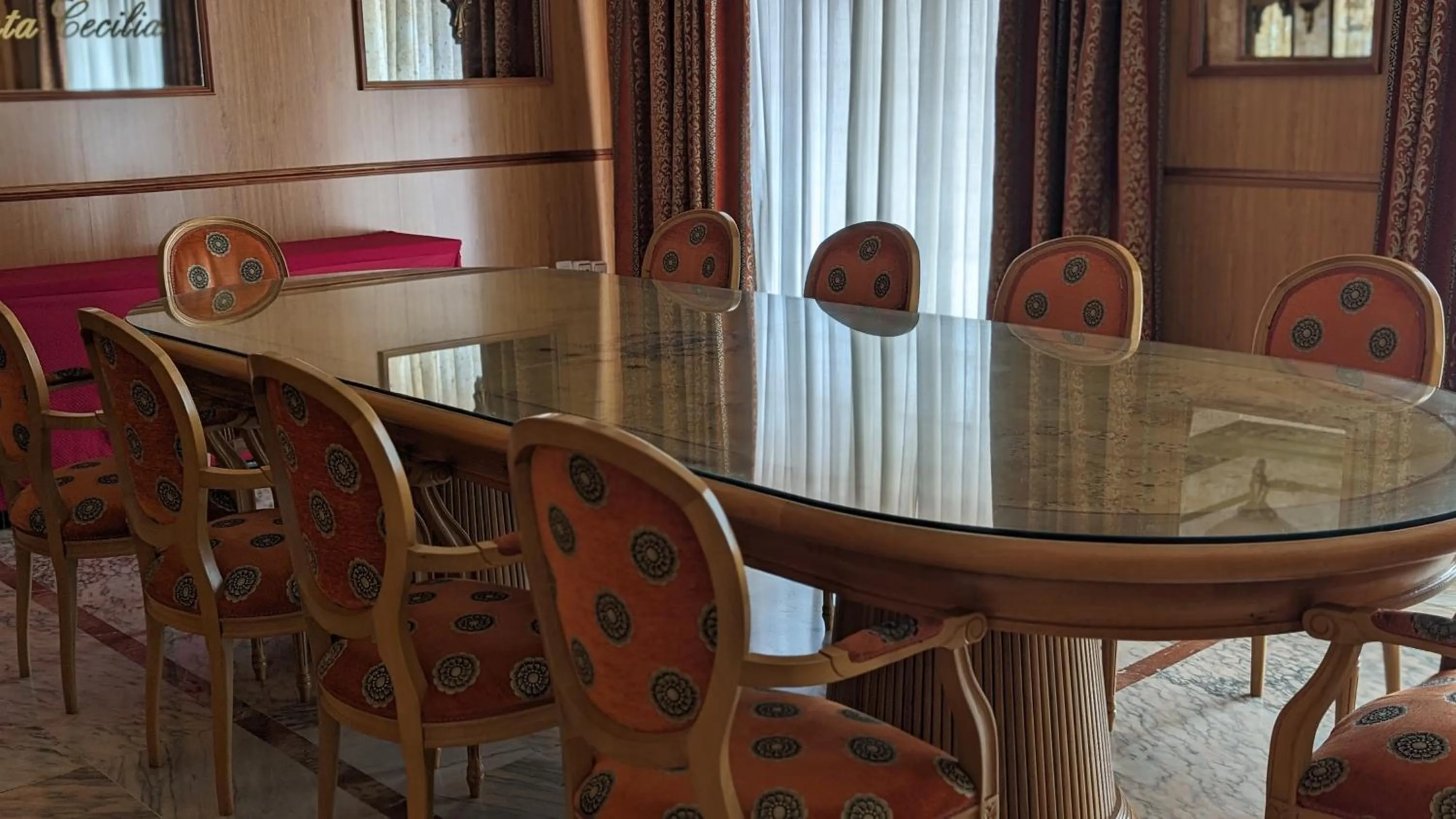 Seating area in Hotel Santa Cecilia