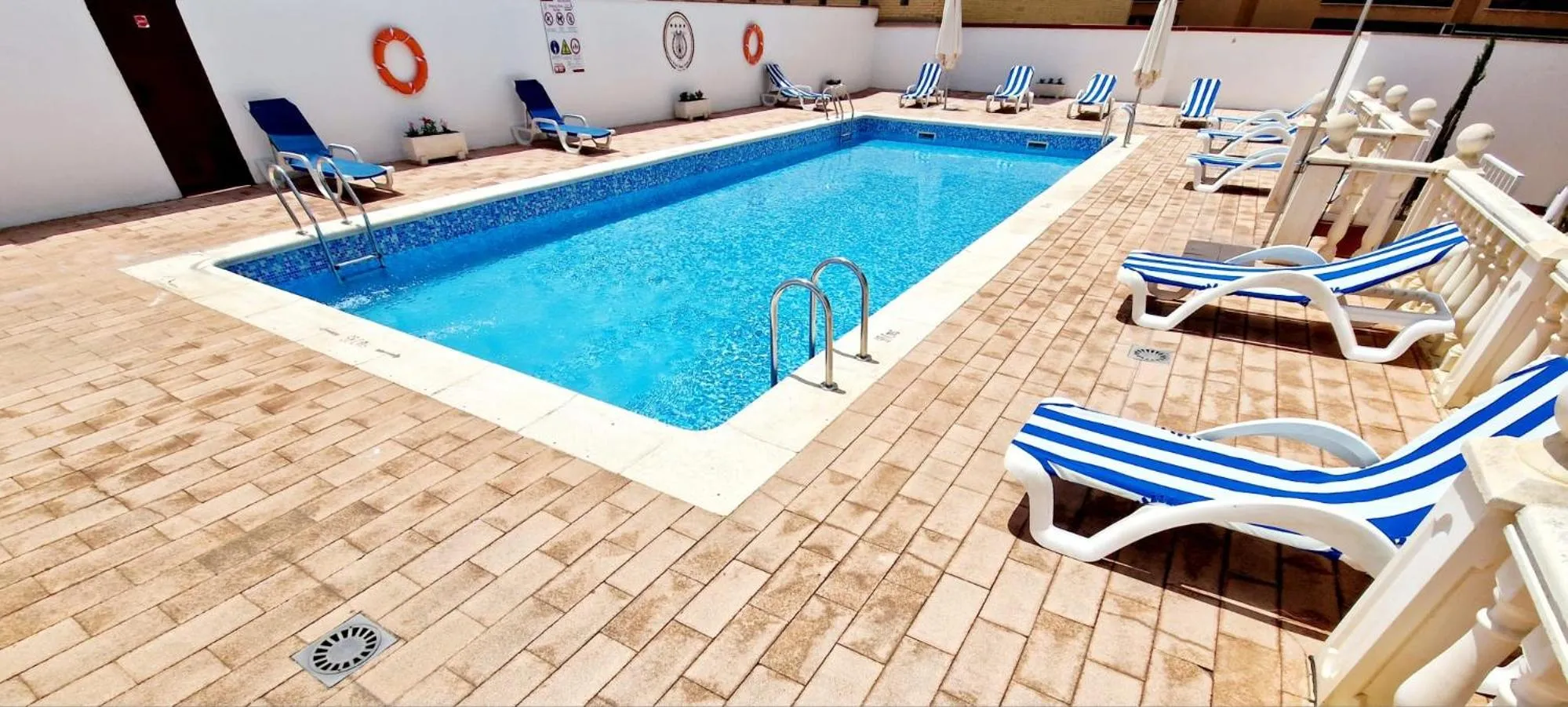 Swimming pool in Hotel Santa Cecilia