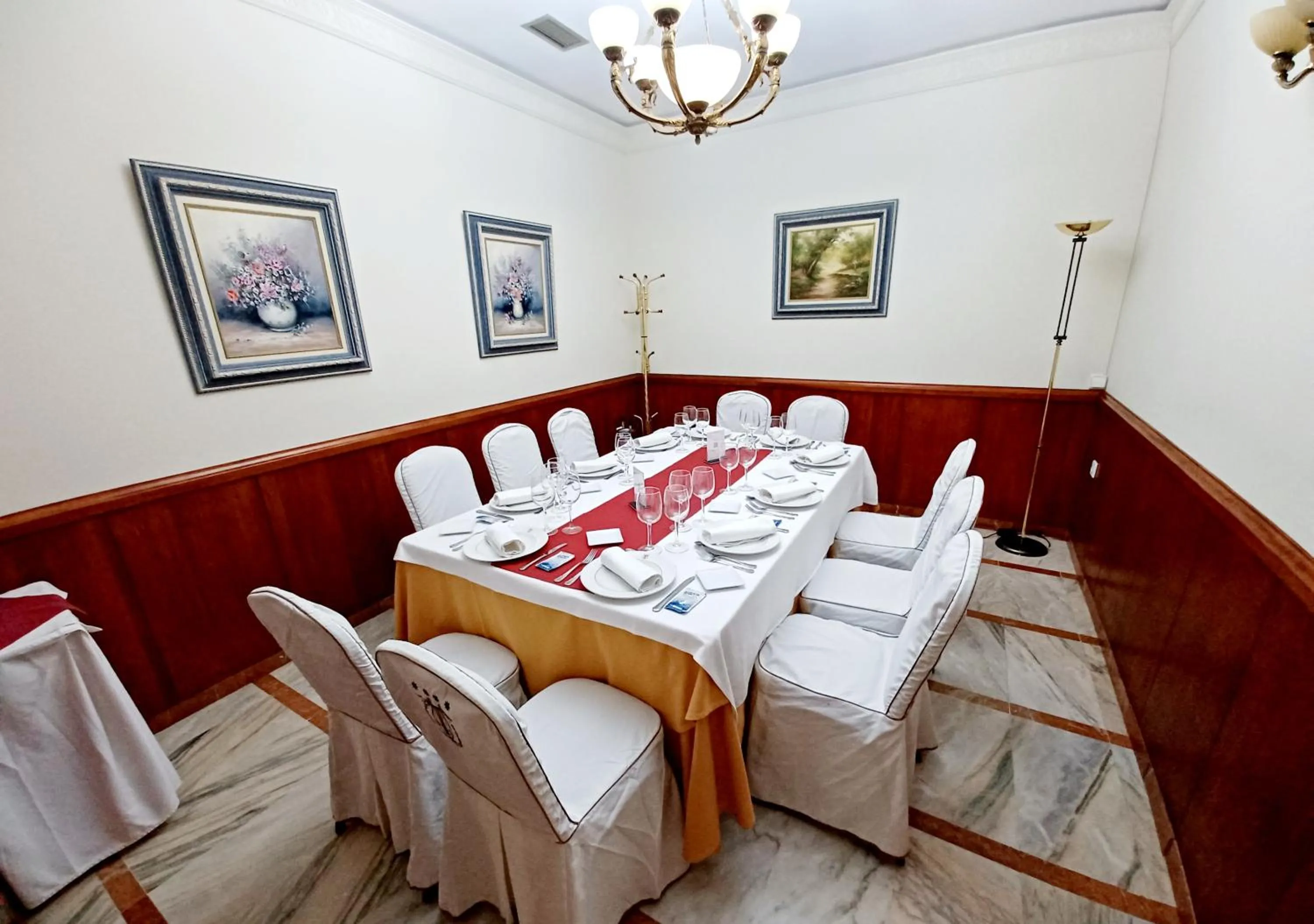 Restaurant/places to eat in Hotel Santa Cecilia