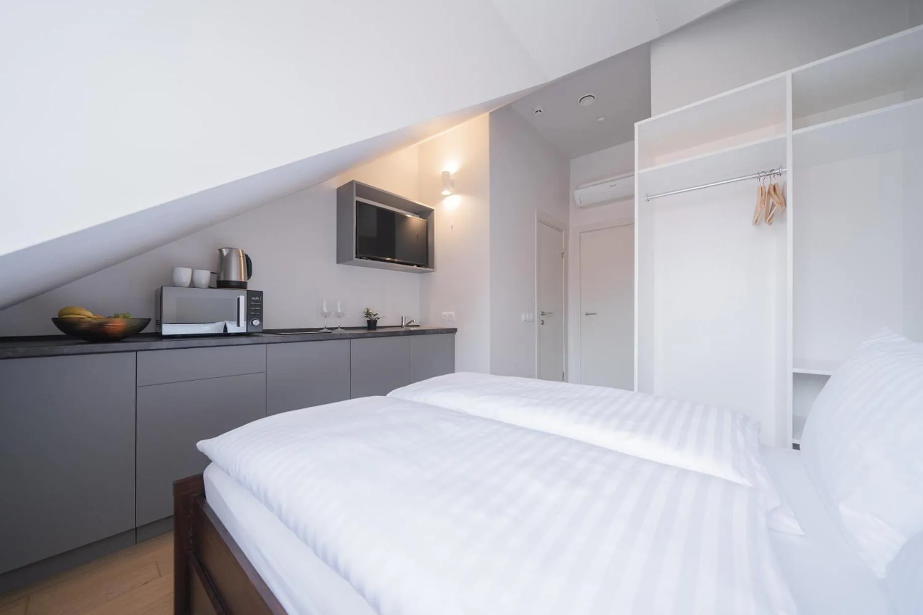 Bed in Lollo Luxury Residence - Lollo Stay