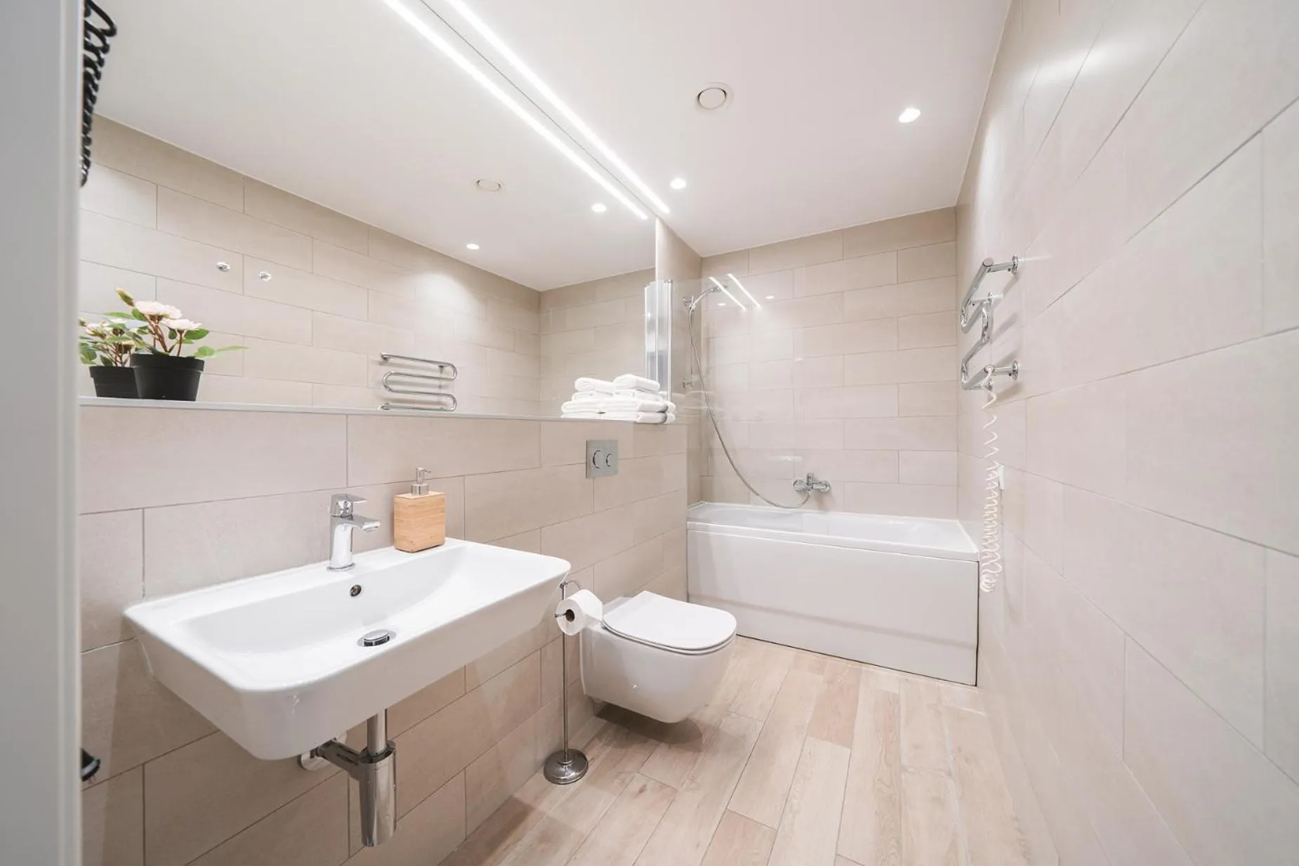 Shower in Lollo Luxury Residence - Lollo Stay