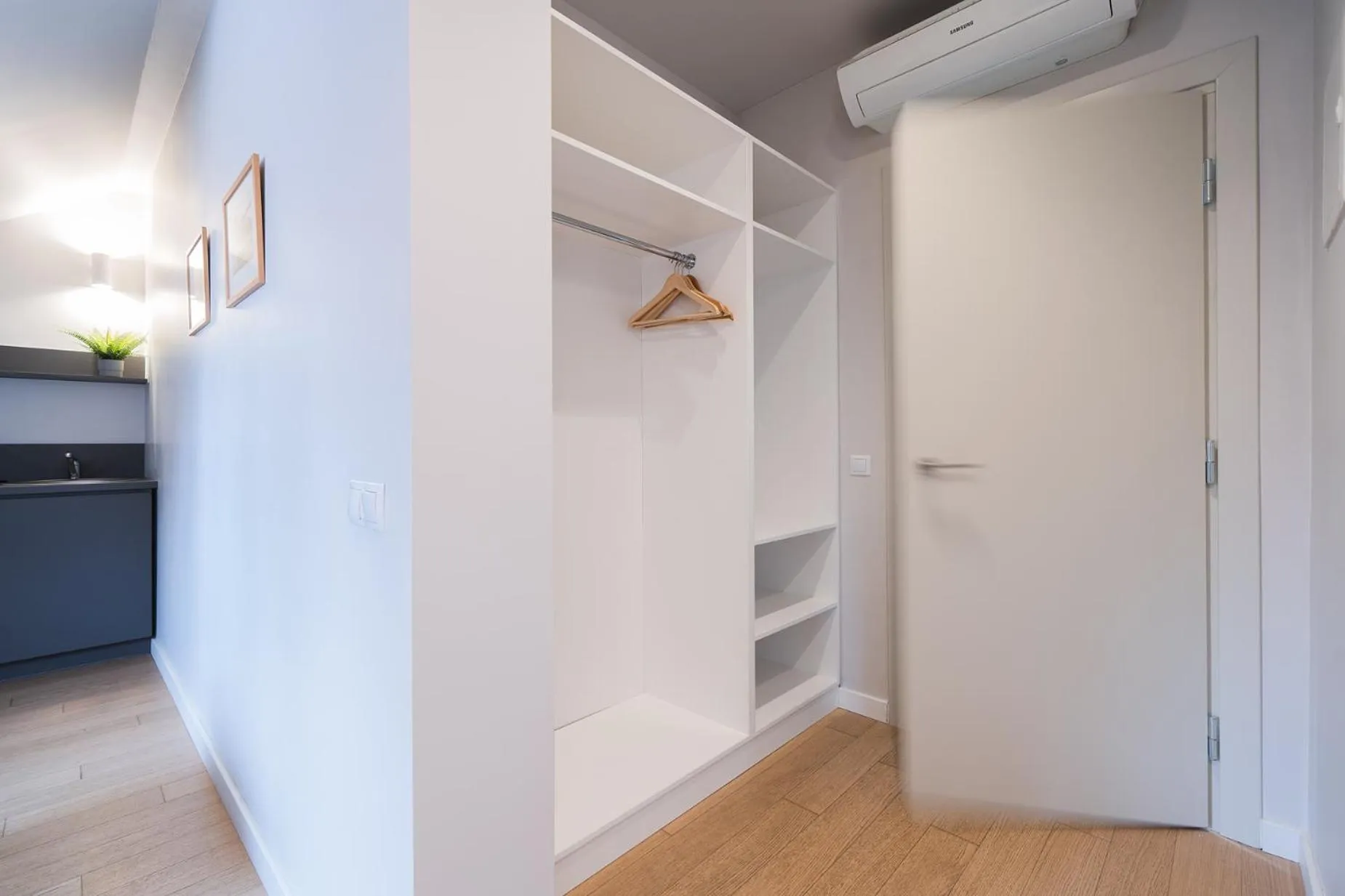 wardrobe in Lollo Luxury Residence - Lollo Stay