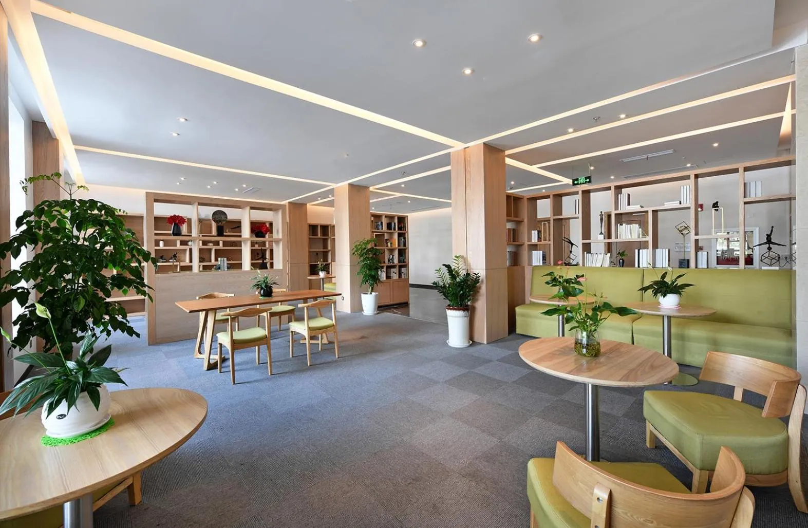 Communal lounge/ TV room in Mehood Theater Hotel, Shanghai Jinqiao