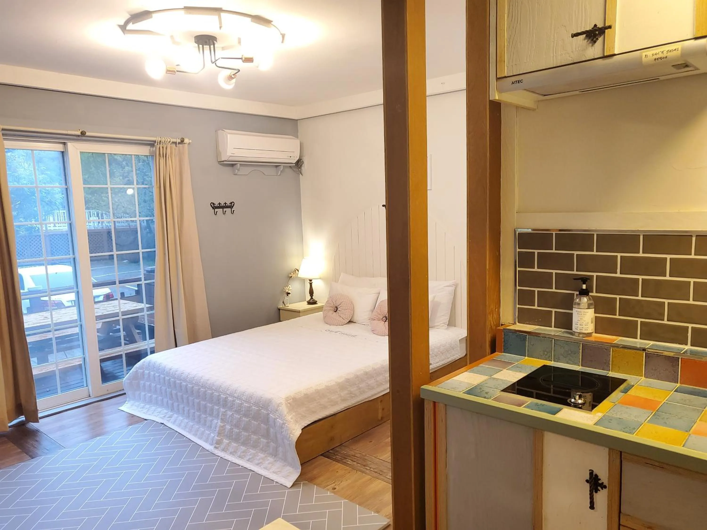 Bed in Olive Vanilla Pension